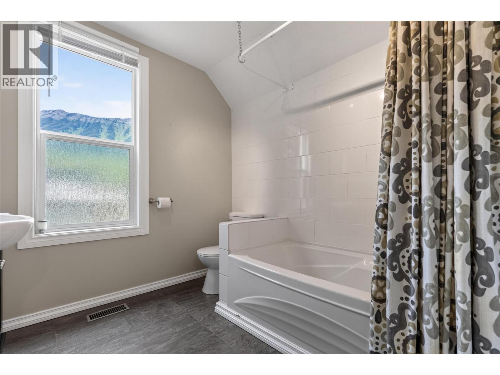391 6th Avenue, Fernie, British Columbia  V0B 1M0 - Photo 56 - 10390622