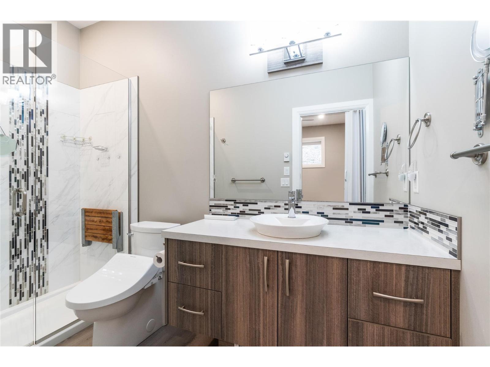 1070 1 Street Se Unit# 37, Salmon Arm, British Columbia  V1E 0B6 - Photo 18 - 10391089