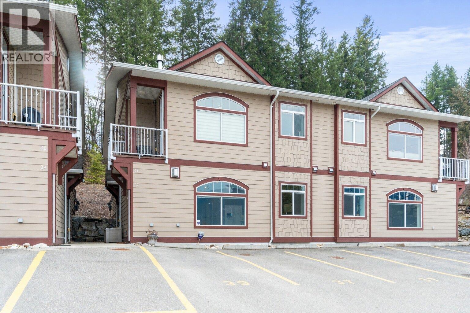 1070 1 Street Se Unit# 37, Salmon Arm, British Columbia  V1E 0B6 - Photo 2 - 10391089