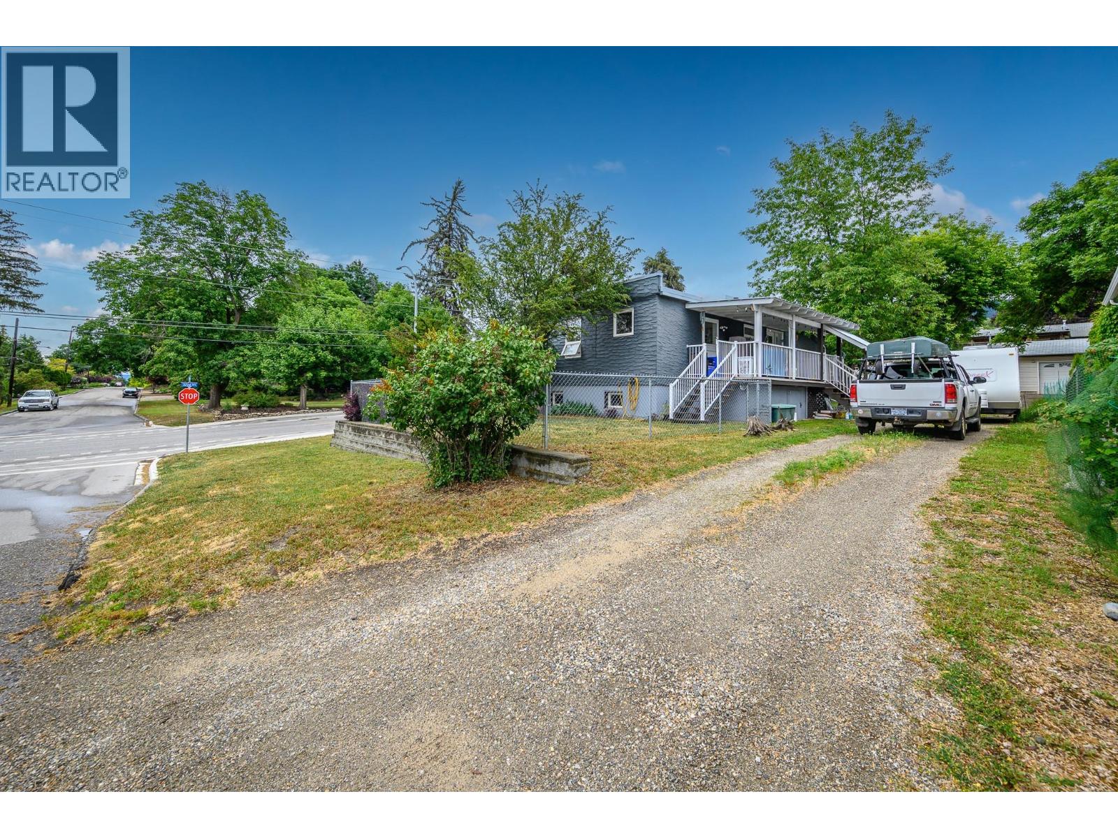 1906 32 Avenue, Vernon, British Columbia  V1T 2J7 - Photo 10 - 10390821