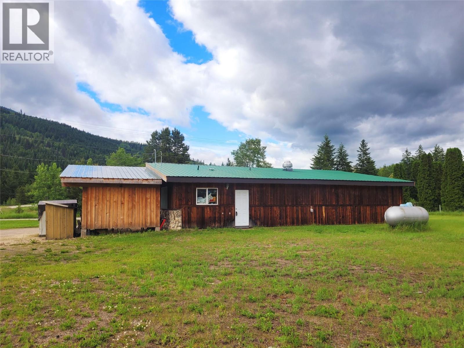 124 Vavenby Bridge Road, Vavenby, British Columbia  V0E 3A0 - Photo 6 - 10390731