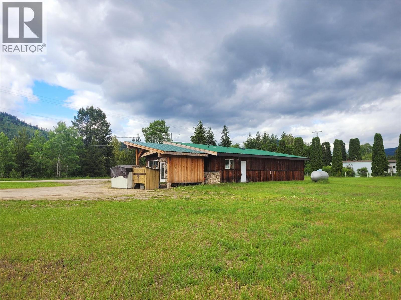 124 Vavenby Bridge Road, Vavenby, British Columbia  V0E 3A0 - Photo 7 - 10390731