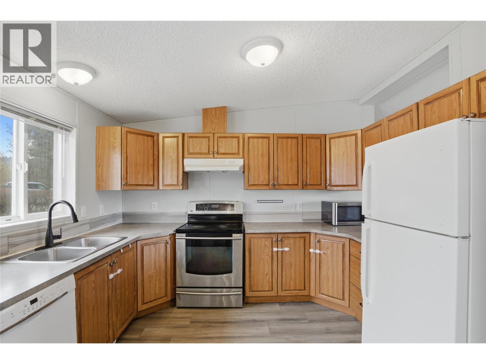779 Klahanie Drive, Kamloops, British Columbia  V2C 5R1 - Photo 5 - 10391157