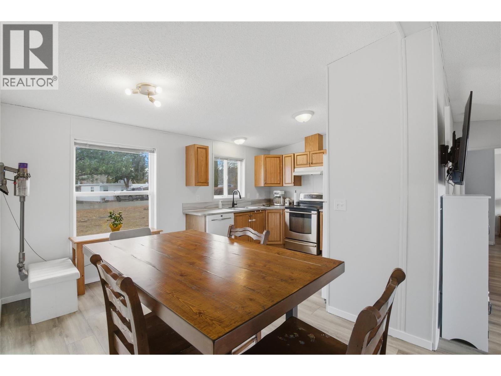 779 Klahanie Drive, Kamloops, British Columbia  V2C 5R1 - Photo 6 - 10391157
