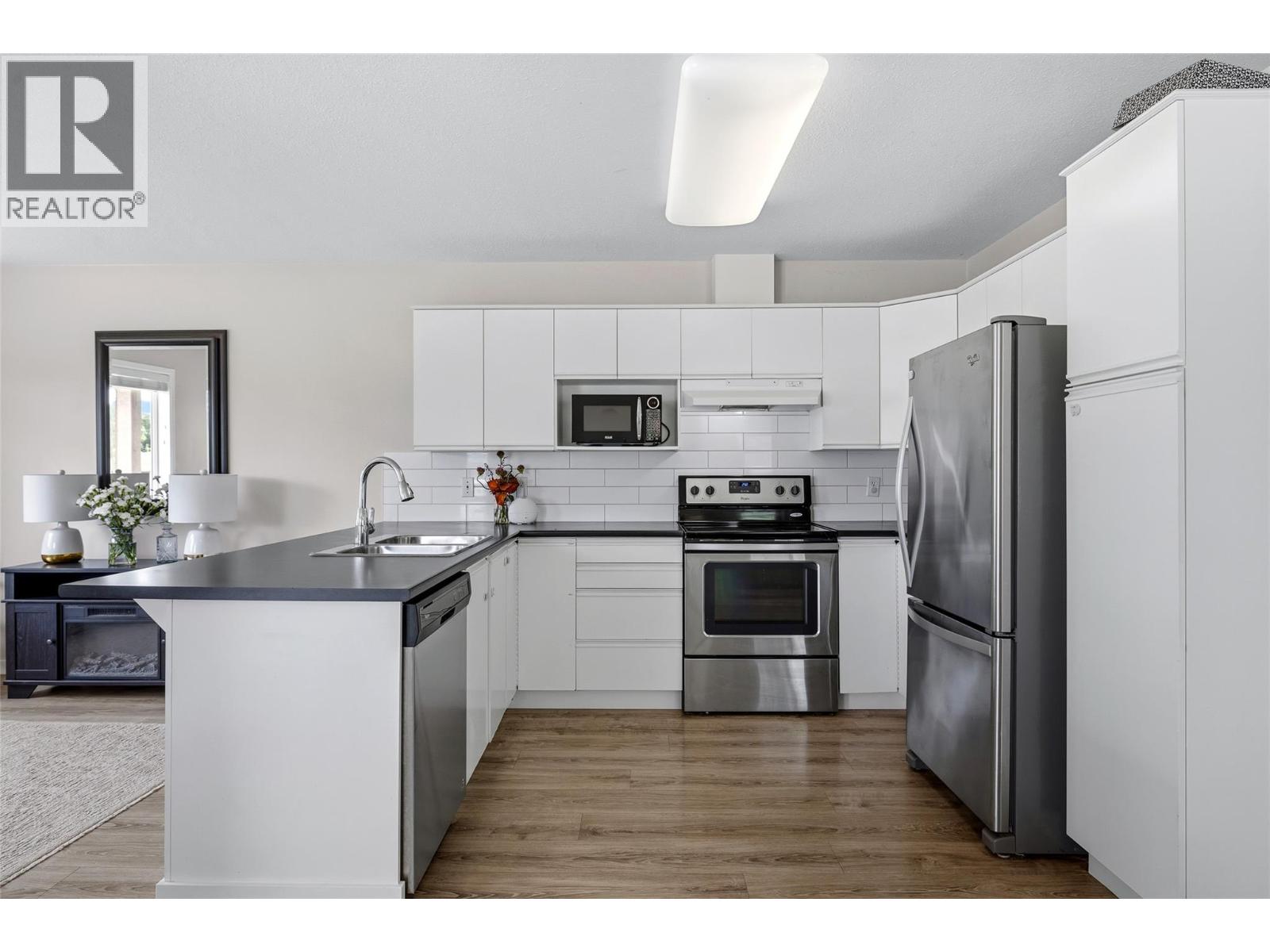 935 Maygard Road, Kelowna, British Columbia  V1X 5X1 - Photo 11 - 10391113