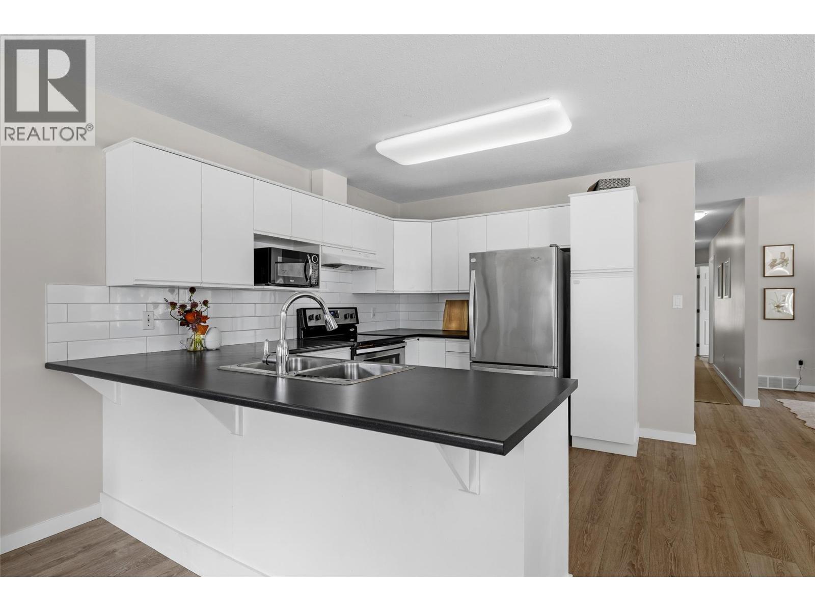935 Maygard Road, Kelowna, British Columbia  V1X 5X1 - Photo 13 - 10391113