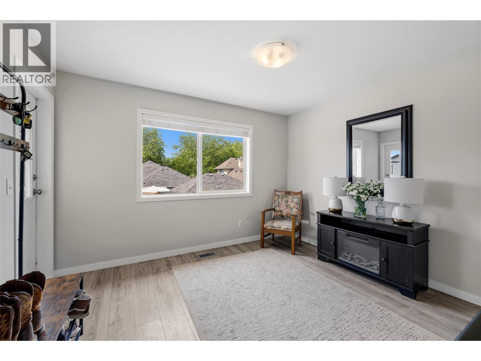 935 Maygard Road, Kelowna, British Columbia  V1X 5X1 - Photo 14 - 10391113