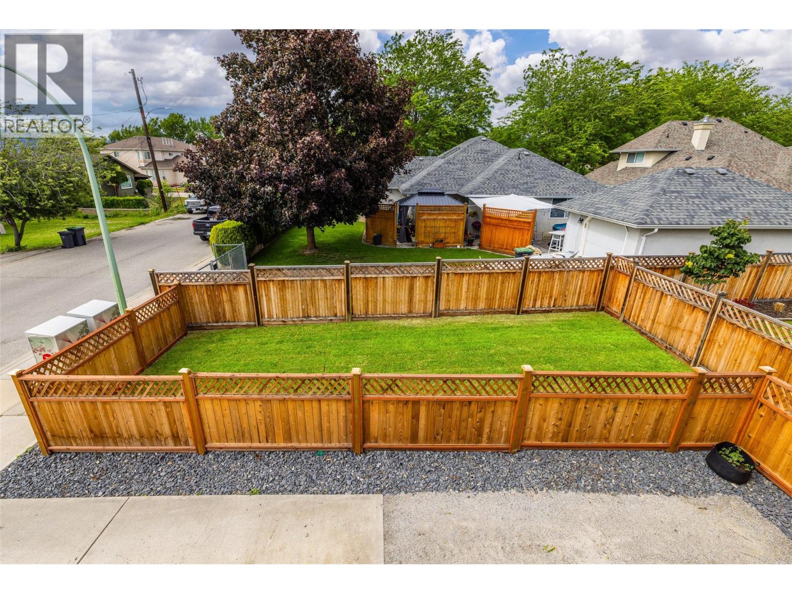 935 Maygard Road, Kelowna, British Columbia  V1X 5X1 - Photo 18 - 10391113