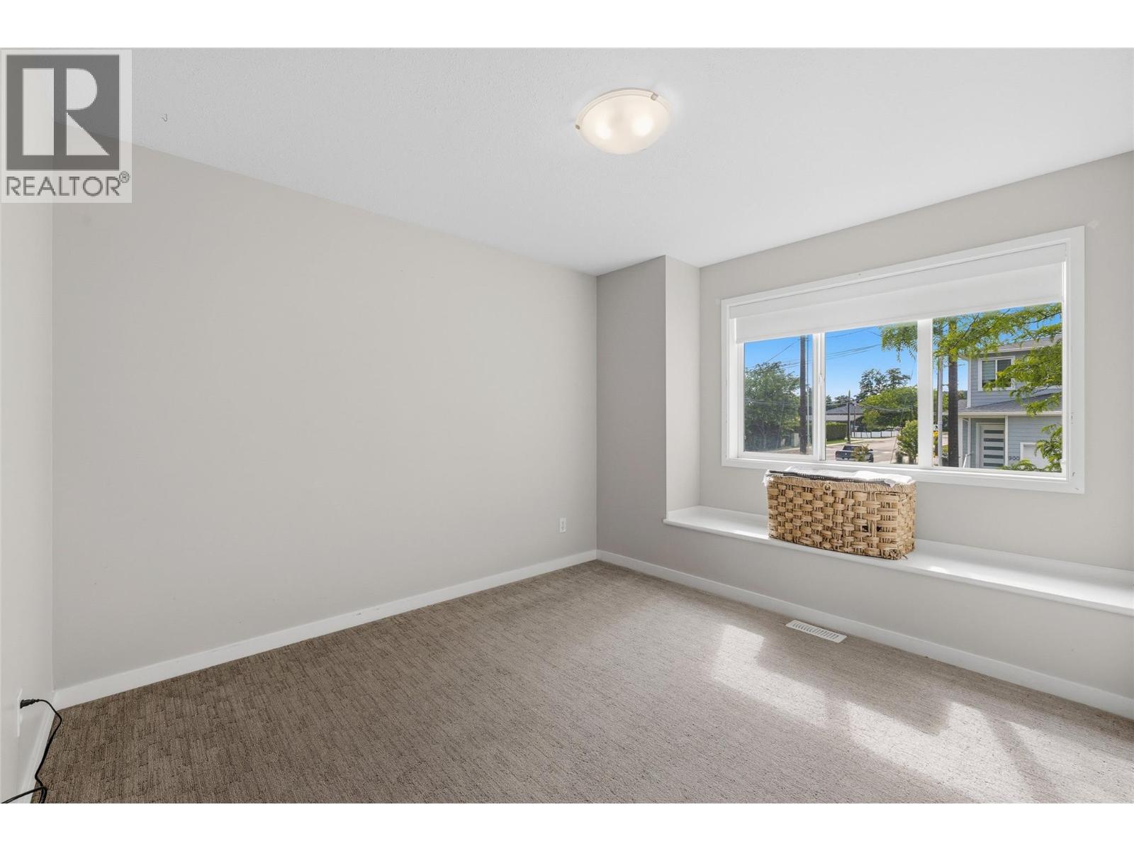 935 Maygard Road, Kelowna, British Columbia  V1X 5X1 - Photo 33 - 10391113