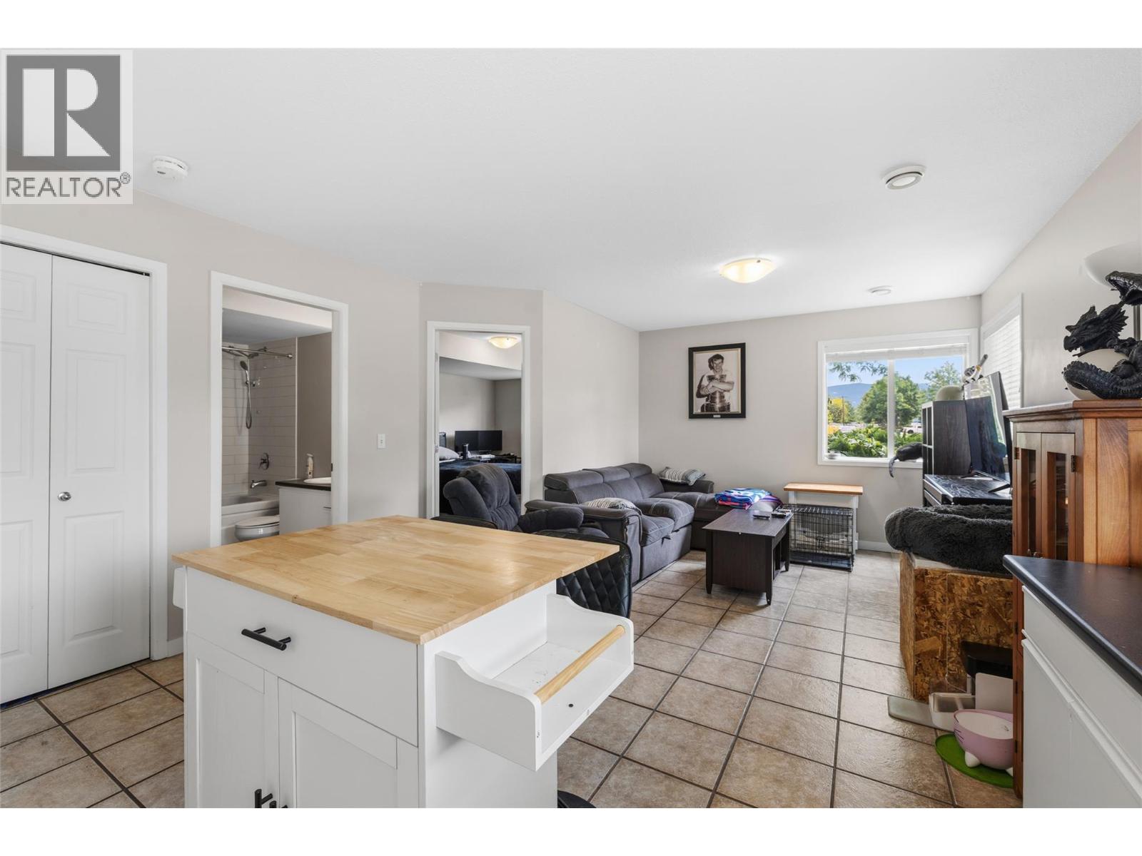 935 Maygard Road, Kelowna, British Columbia  V1X 5X1 - Photo 40 - 10391113