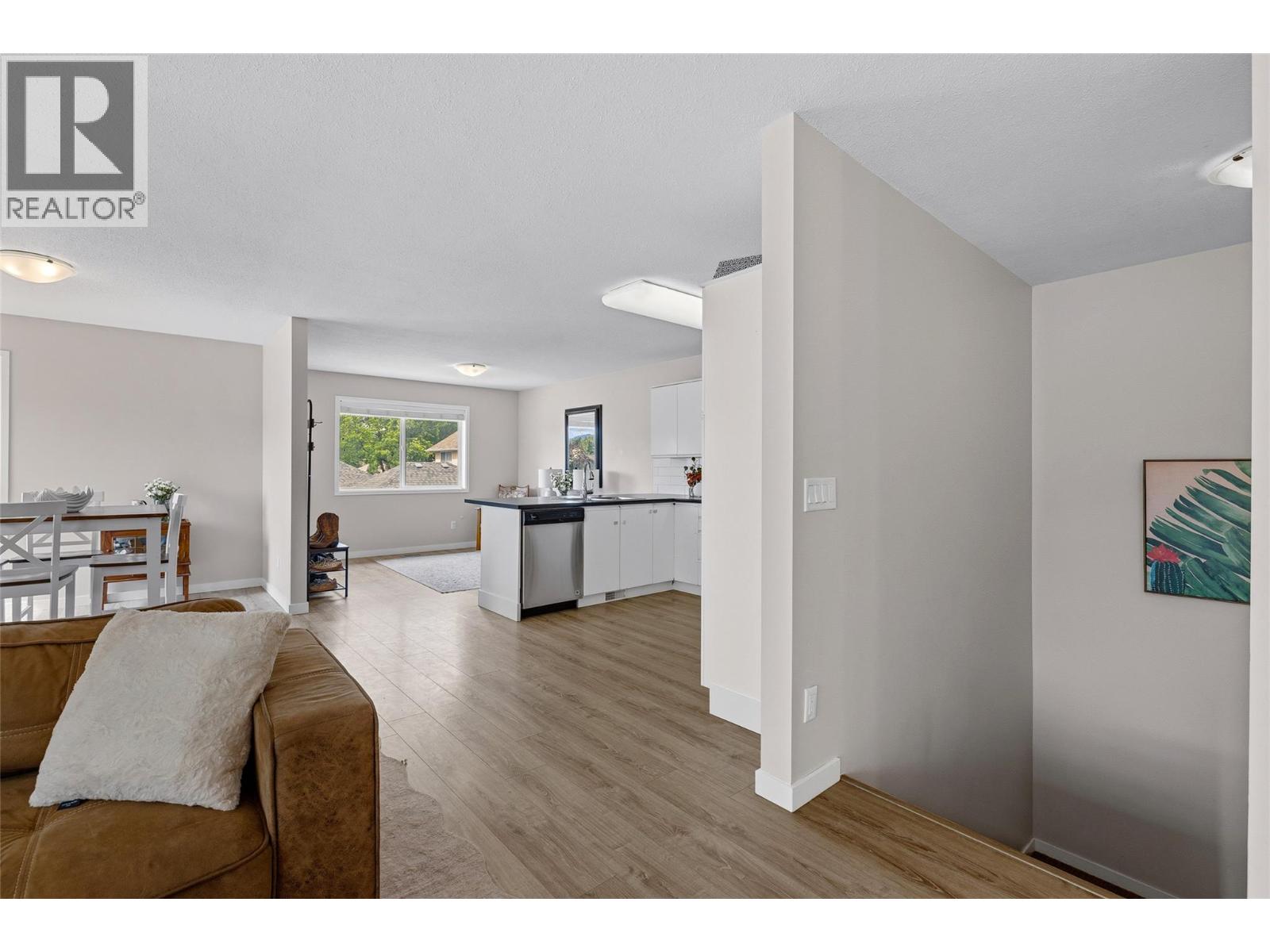 935 Maygard Road, Kelowna, British Columbia  V1X 5X1 - Photo 8 - 10391113
