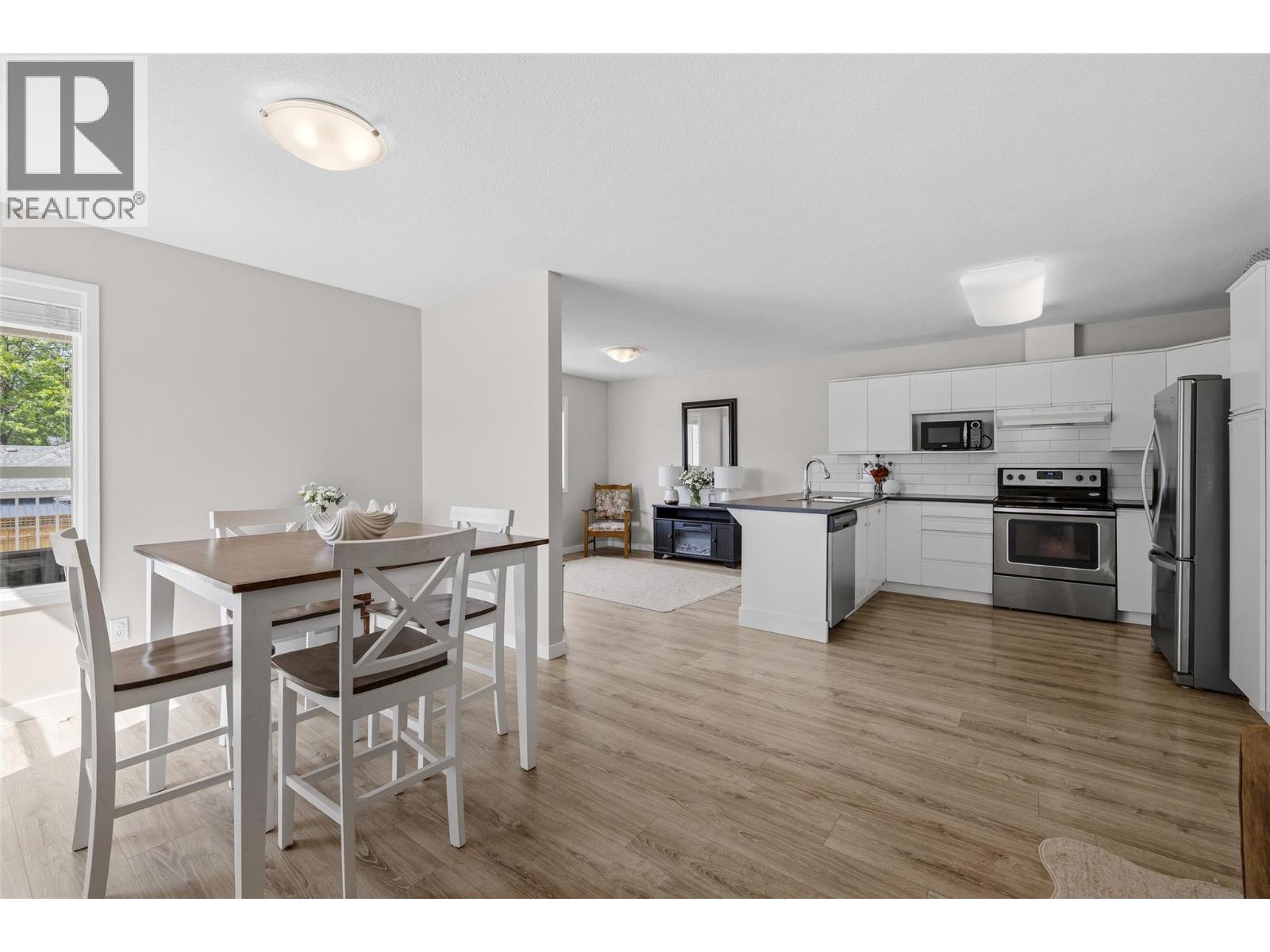 935 Maygard Road, Kelowna, British Columbia  V1X 5X1 - Photo 9 - 10391113