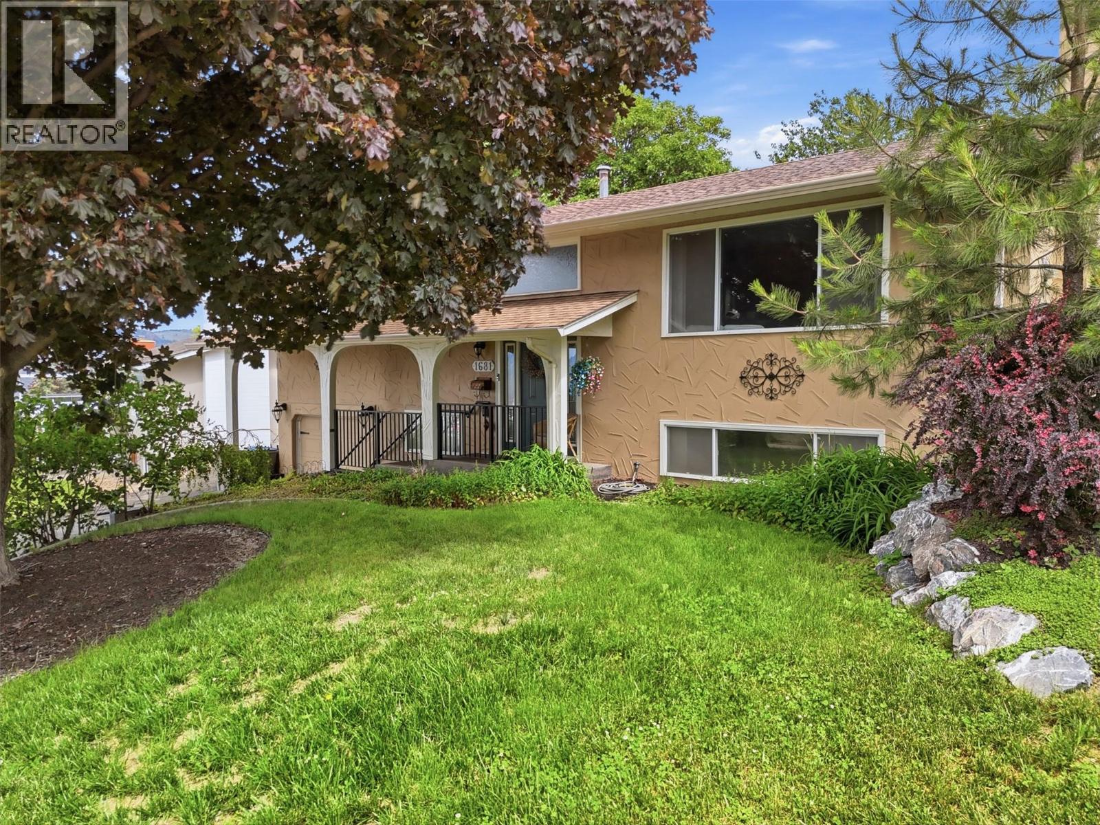 1681 Springhn Place Avenue, Kamloops, British Columbia  V2E 1C6 - Photo 2 - 10390719