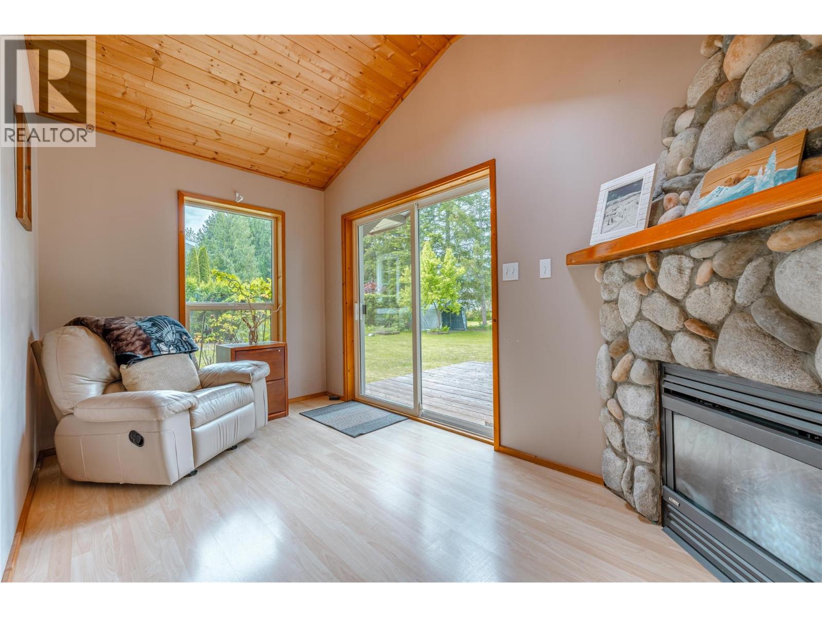 1897 Forest Drive, Revelstoke, British Columbia  V0E 2S1 - Photo 16 - 10389365