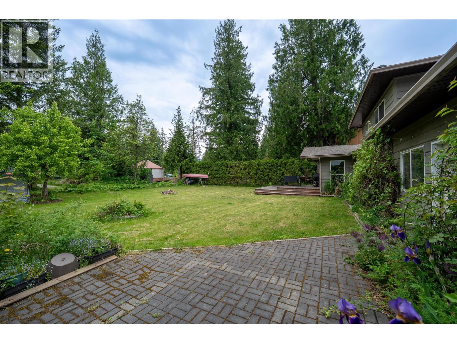 1897 Forest Drive, Revelstoke, British Columbia  V0E 2S1 - Photo 4 - 10389365
