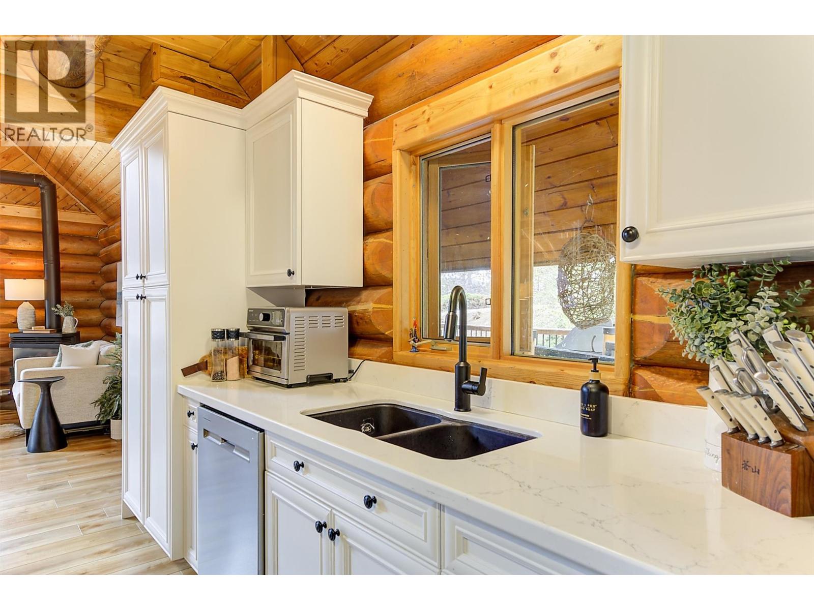 4220 6th Avenue, Peachland, British Columbia  V0H 1X5 - Photo 8 - 10390099
