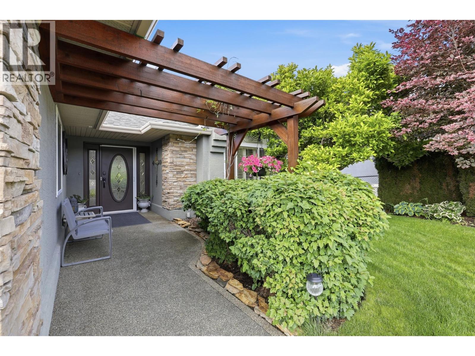 1651 Valleyview Drive Unit# 10, Kamloops, British Columbia  V2C 0A4 - Photo 2 - 10391199