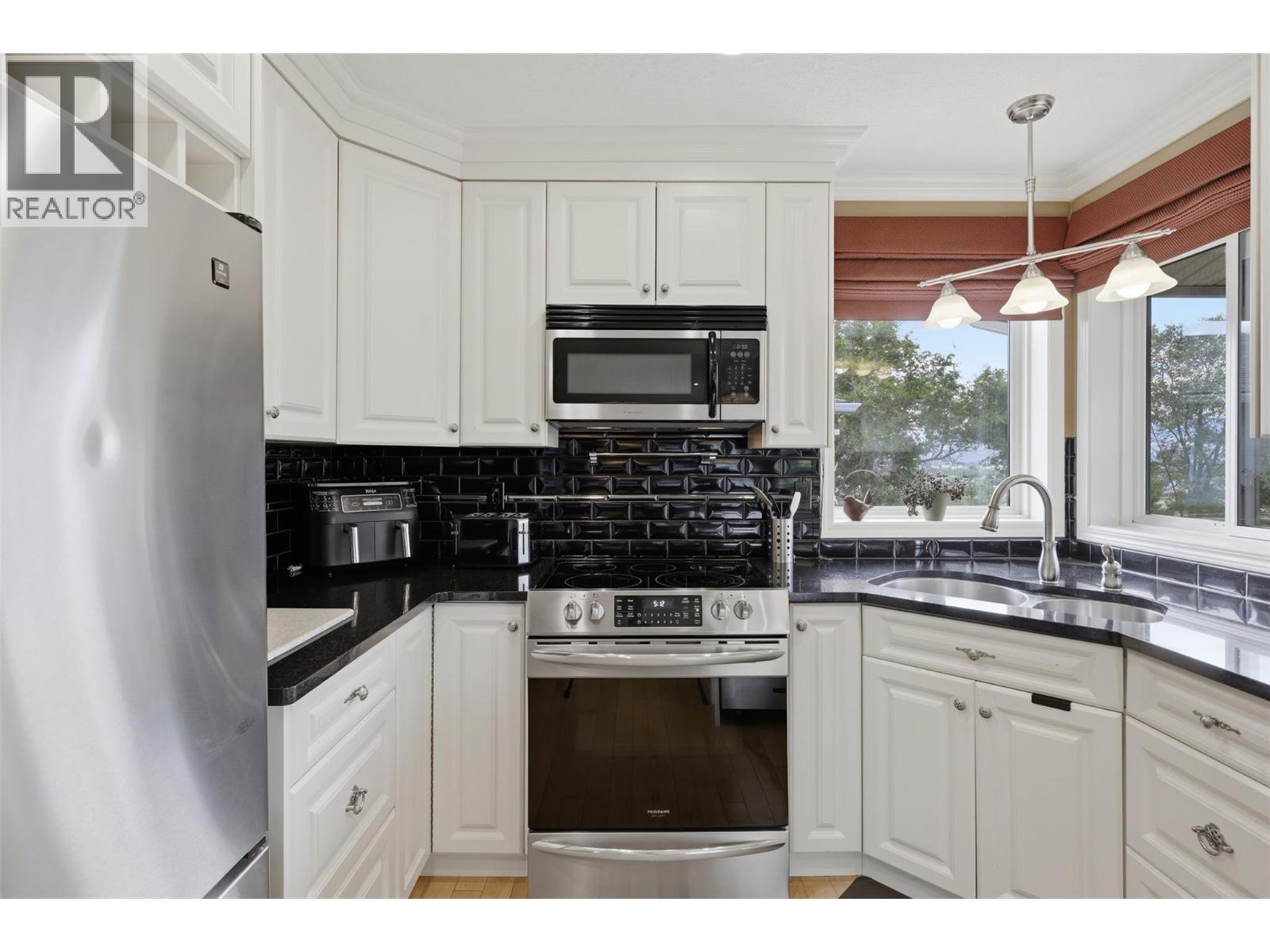1651 Valleyview Drive Unit# 10, Kamloops, British Columbia  V2C 0A4 - Photo 6 - 10391199