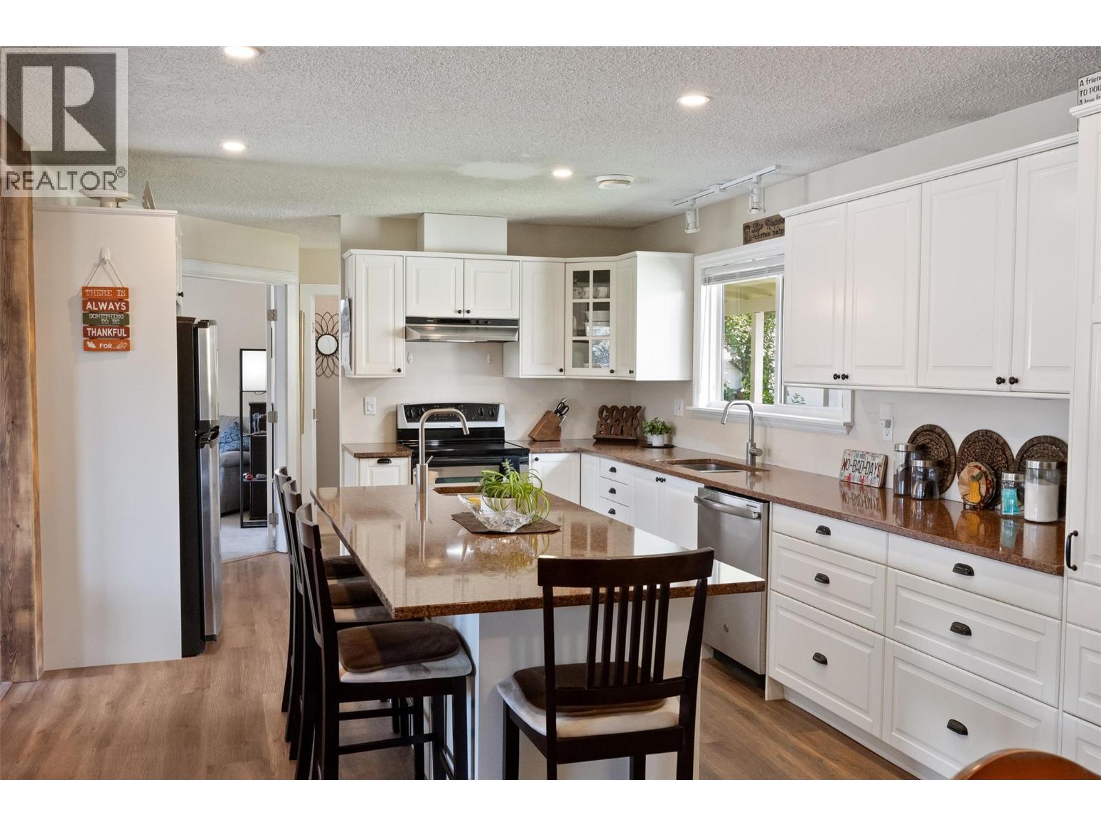 465 Pineview Drive, Kaleden, British Columbia  V0H 1K0 - Photo 5 - 10391177