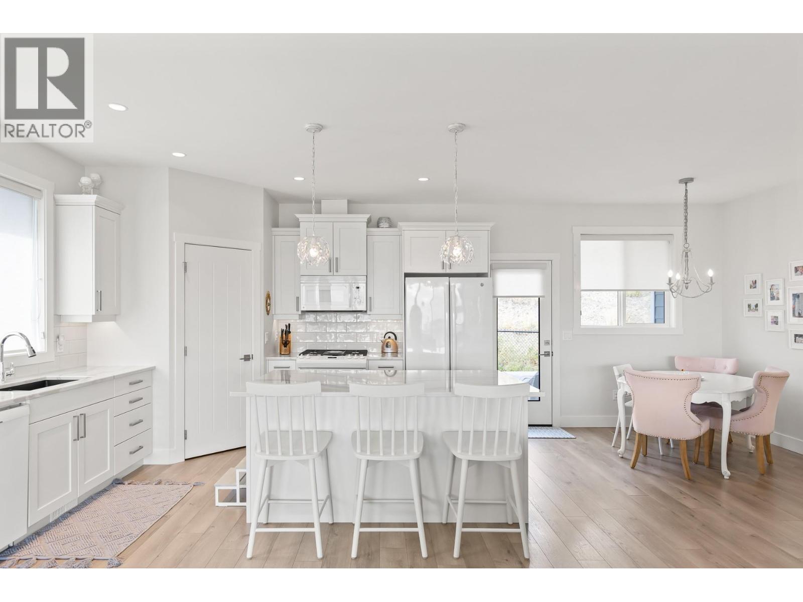 2612 Paramount Drive, West Kelowna, British Columbia  V4T 3N3 - Photo 6 - 10391172