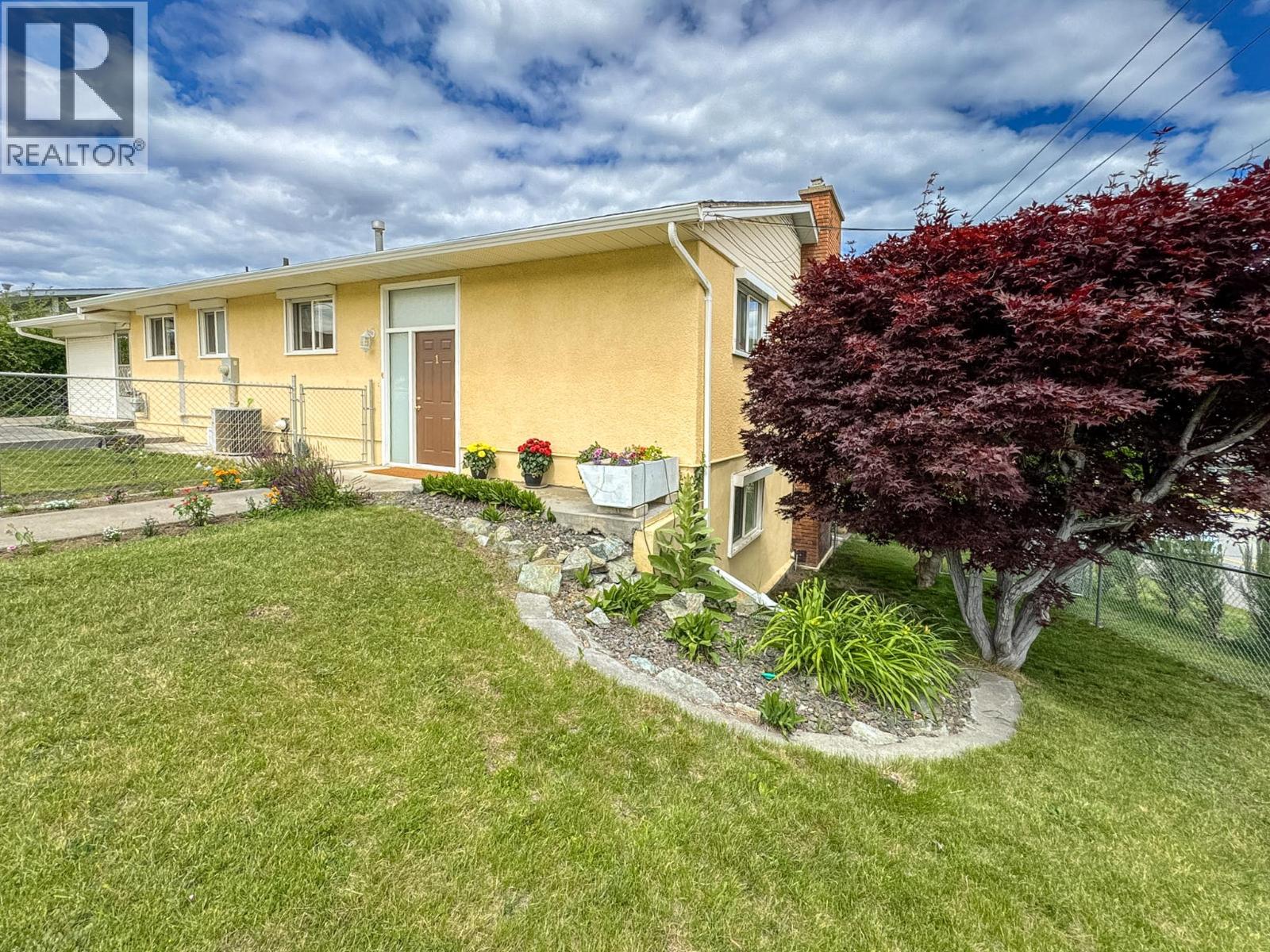 1 Finch Crescent, Osoyoos, British Columbia  V0H 1V5 - Photo 2 - 10391069