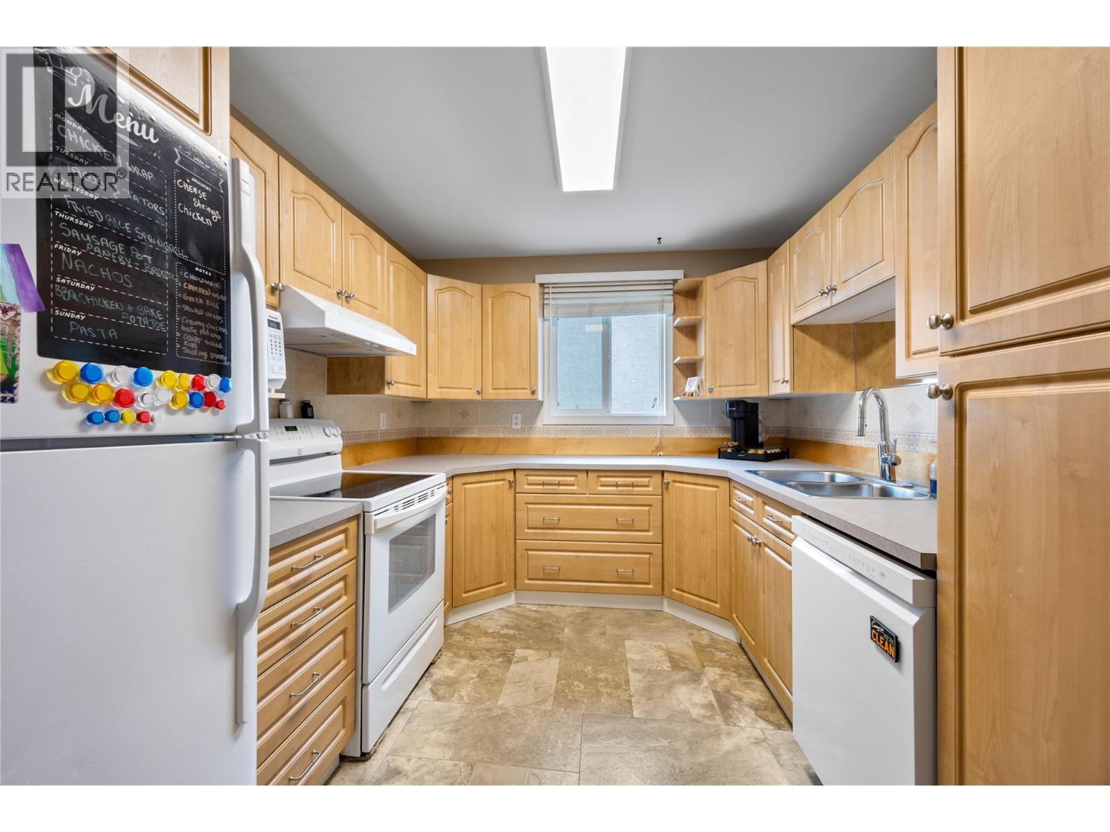 368 Waddington Drive, Kamloops, British Columbia  V2E 1M5 - Photo 12 - 10391034