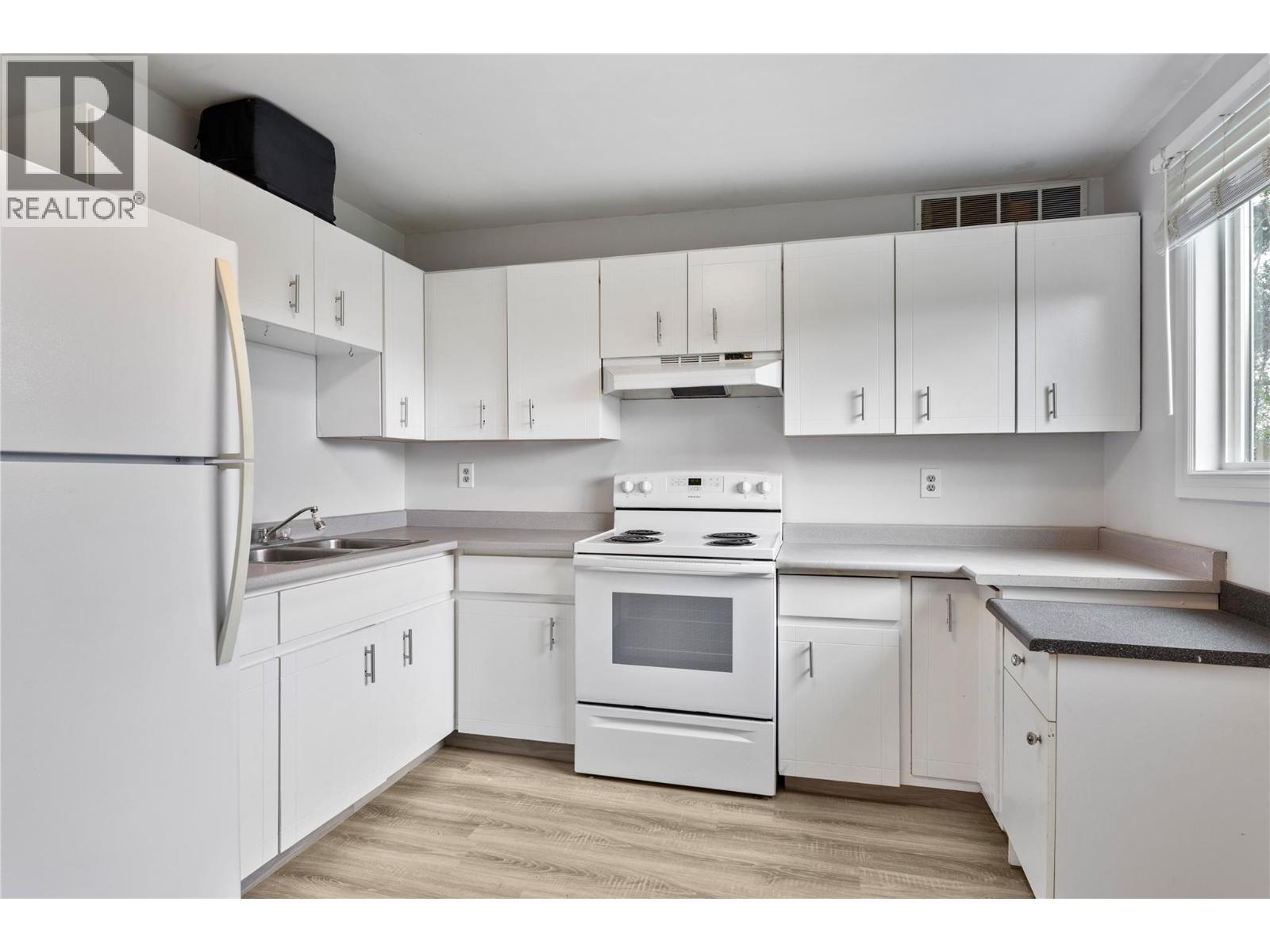 368 Waddington Drive, Kamloops, British Columbia  V2E 1M5 - Photo 24 - 10391034