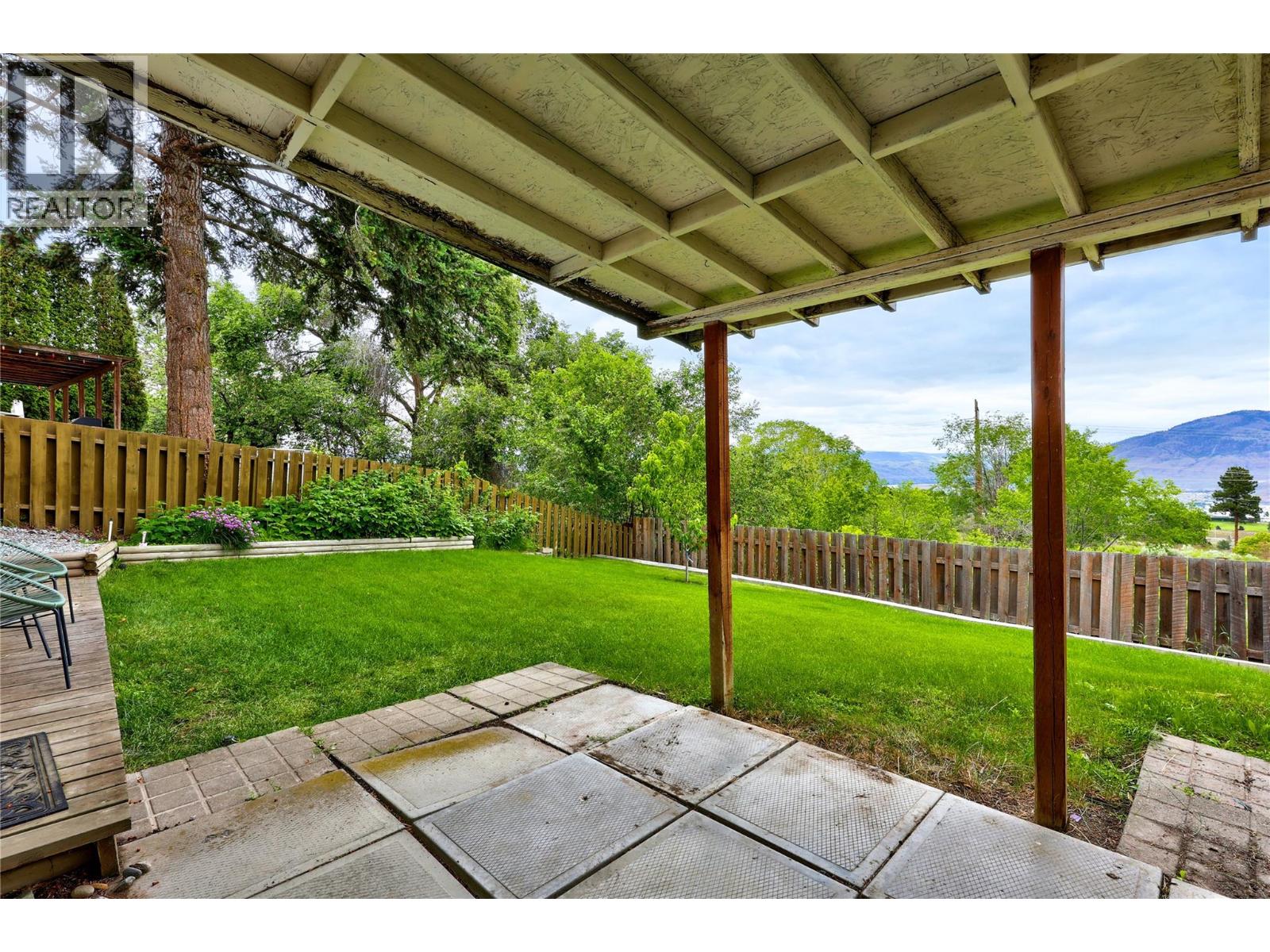 368 Waddington Drive, Kamloops, British Columbia  V2E 1M5 - Photo 4 - 10391034