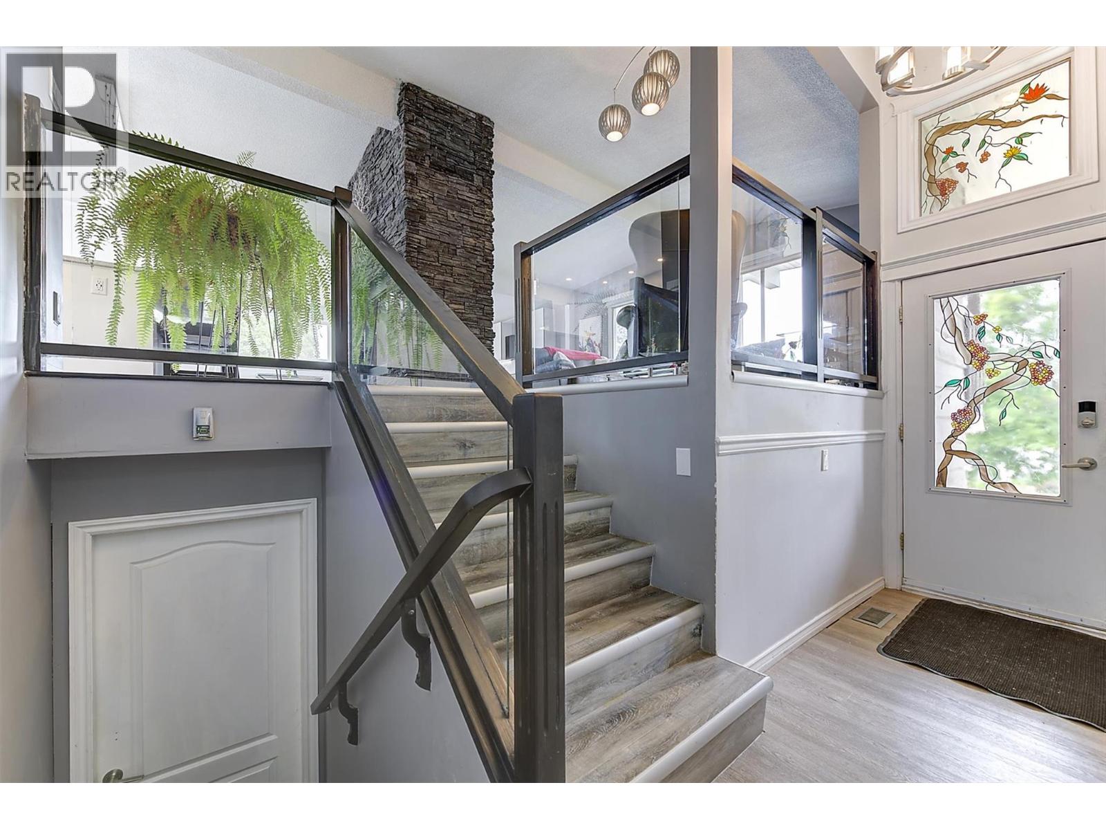 1778 Smithson Drive, Kelowna, British Columbia  V1Y 4E3 - Photo 2 - 10390408