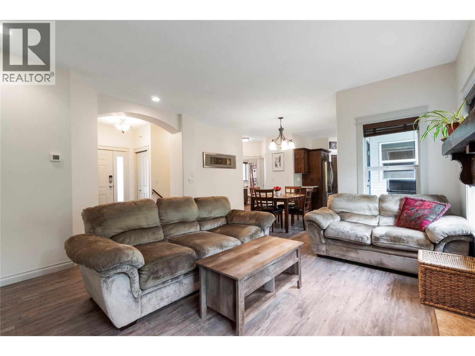 801 20th Street Ne Unit# 32, Salmon Arm, British Columbia  V1E 2R7 - Photo 12 - 10389230