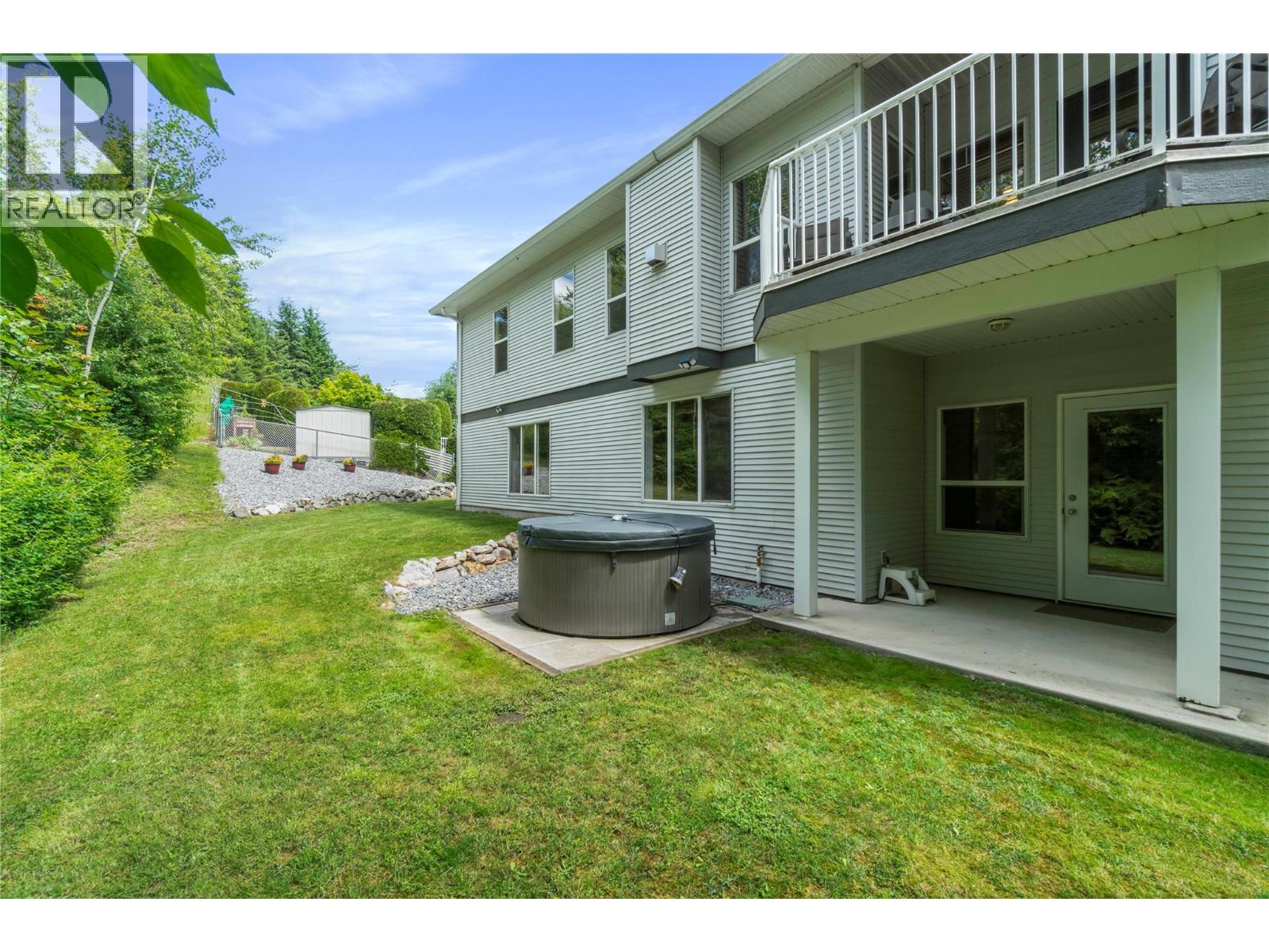 801 20th Street Ne Unit# 32, Salmon Arm, British Columbia  V1E 2R7 - Photo 3 - 10389230