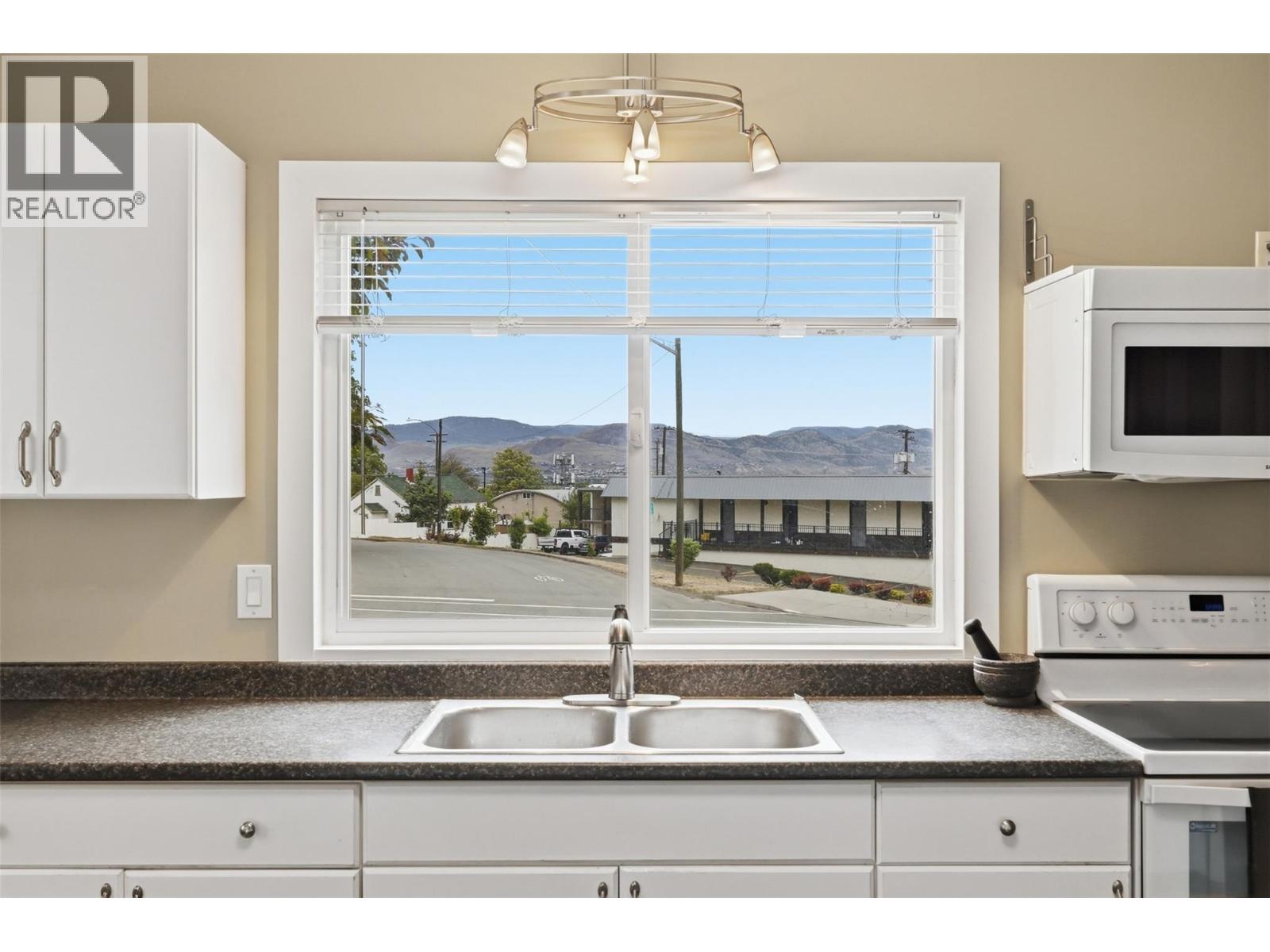1365 Columbia Street, Kamloops, British Columbia  V2C 2W6 - Photo 8 - 10391181