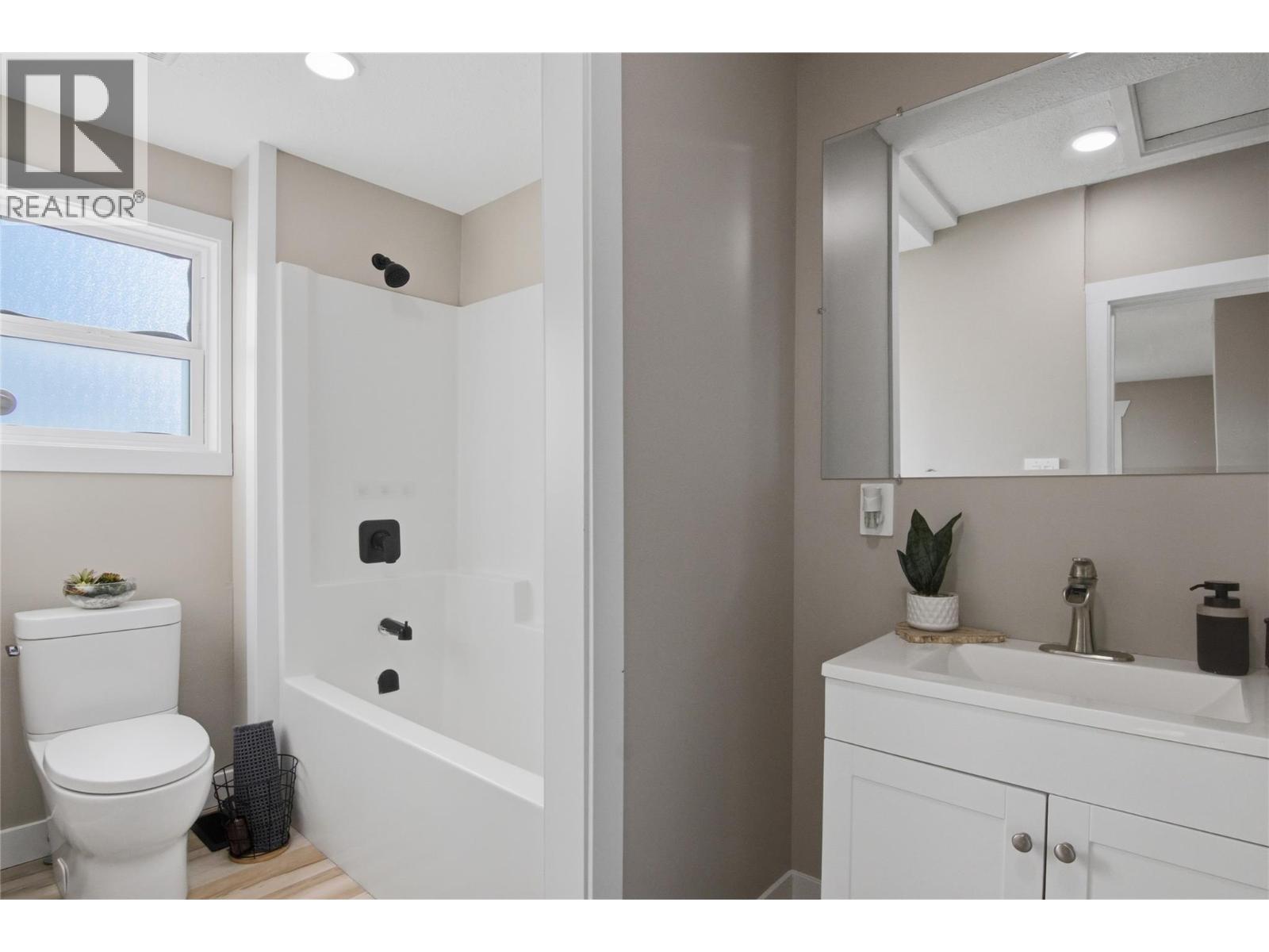 121 Willow Street, Kamloops, British Columbia  V2B 4C6 - Photo 30 - 10391207