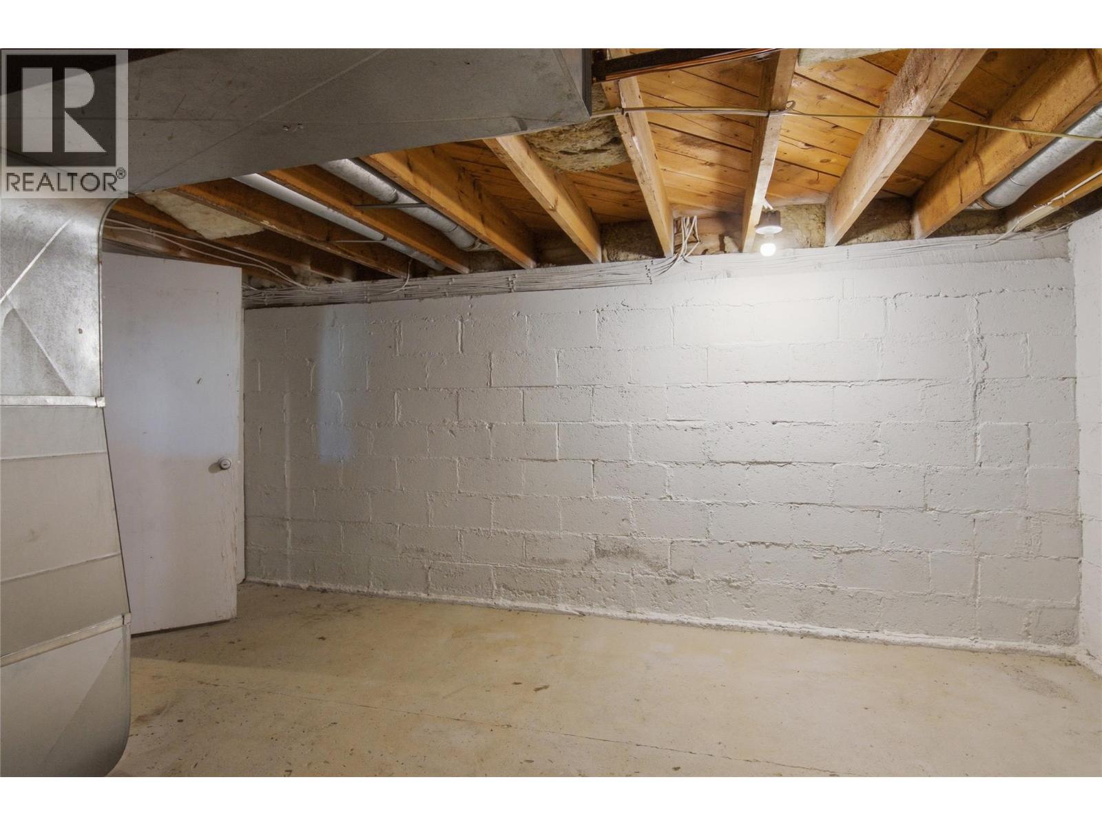 121 Willow Street, Kamloops, British Columbia  V2B 4C6 - Photo 37 - 10391207