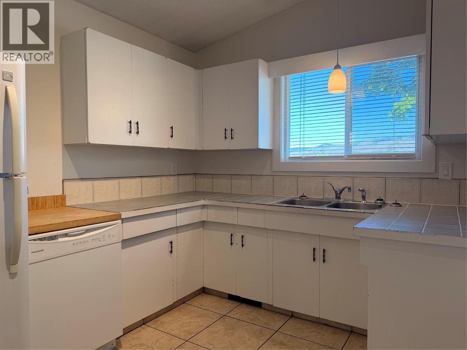 1601 37th Street, Vernon, British Columbia  V1T 6G2 - Photo 6 - 10391109