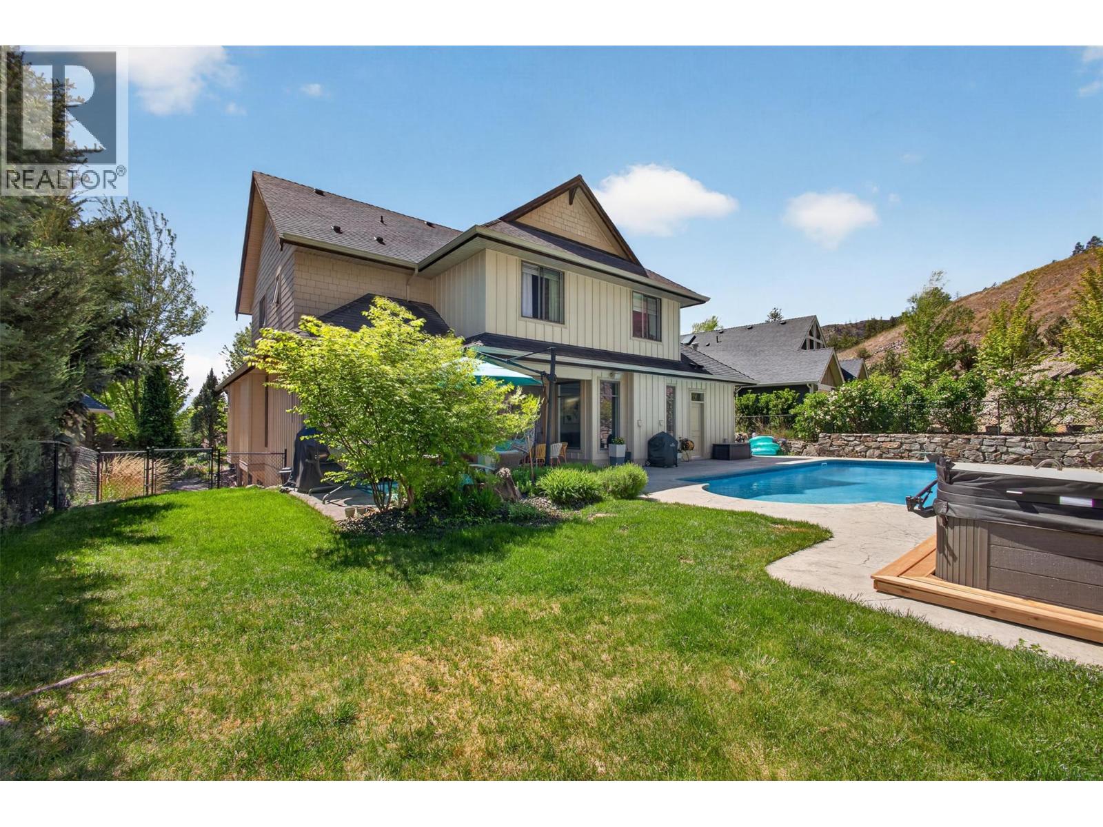 1996 Twin Ridge Court, Kelowna, British Columbia  V1V 2X8 - Photo 3 - 10391003