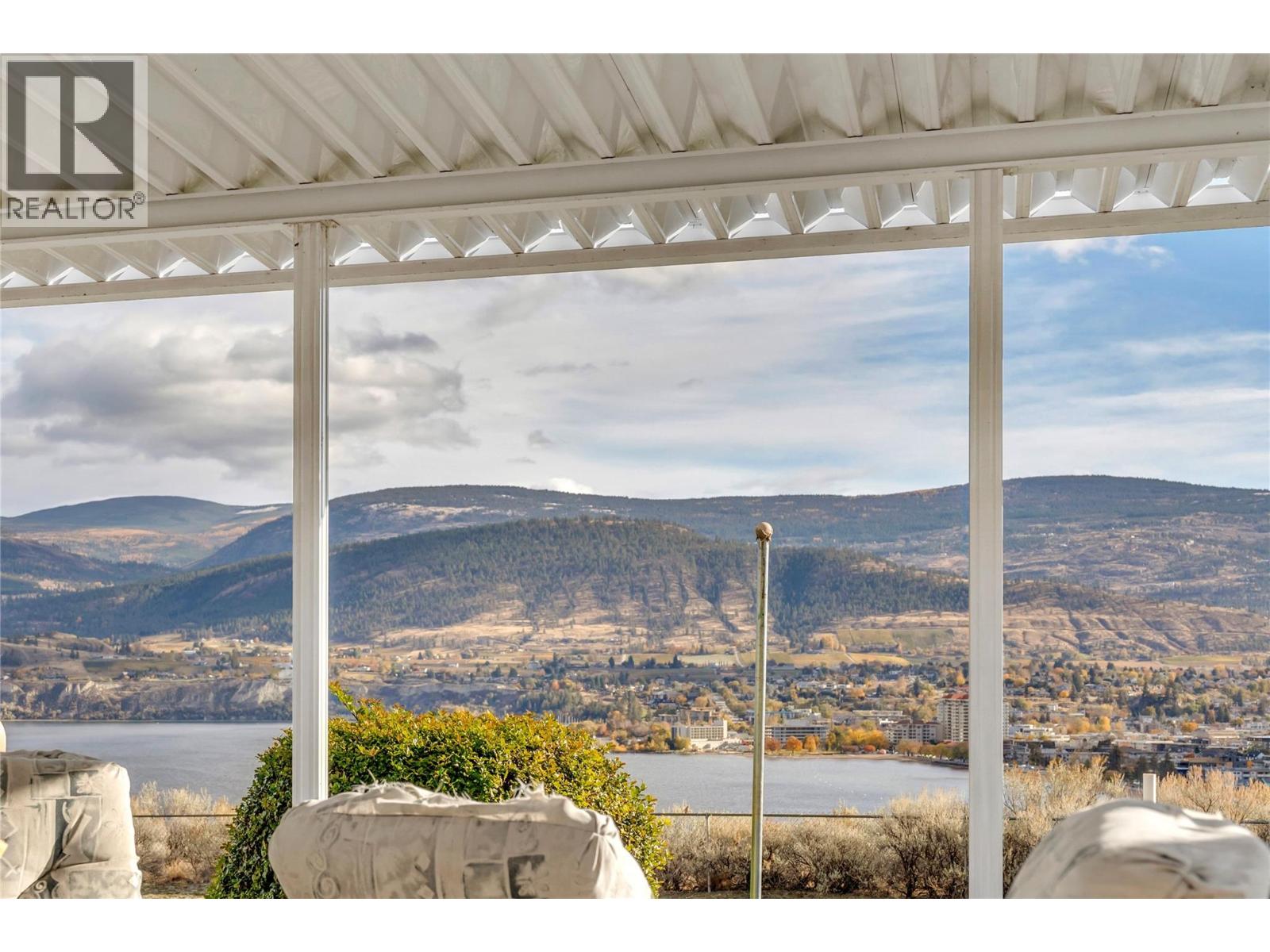 463 Ridge Road, Penticton, British Columbia  V2A 8N7 - Photo 5 - 10388723