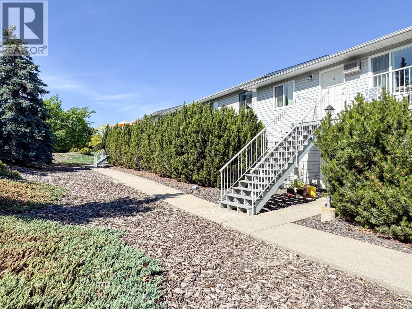 1047 Middleton Way Unit# 213, Vernon, British Columbia  V1B 2N3 - Photo 2 - 10391122