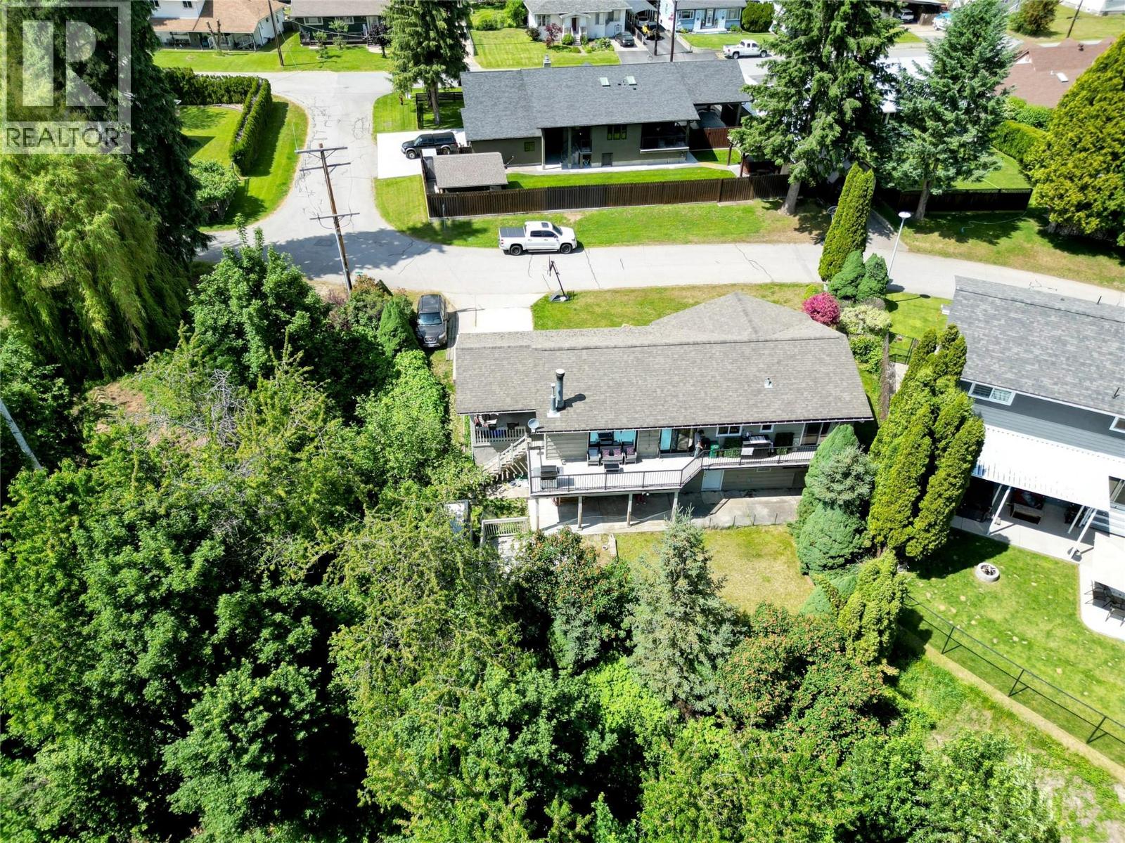 837 9th Street, Montrose, British Columbia  V0G 1P0 - Photo 27 - 10390920