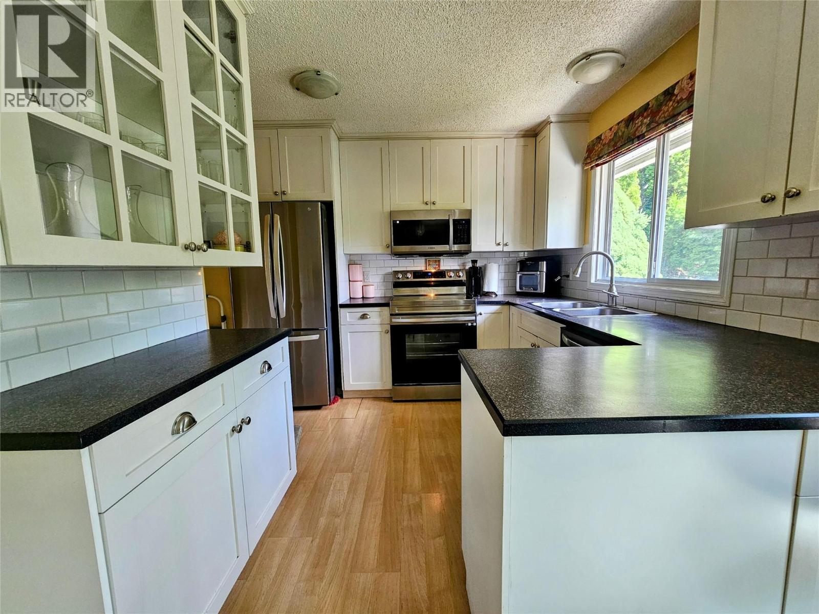 837 9th Street, Montrose, British Columbia  V0G 1P0 - Photo 8 - 10390920