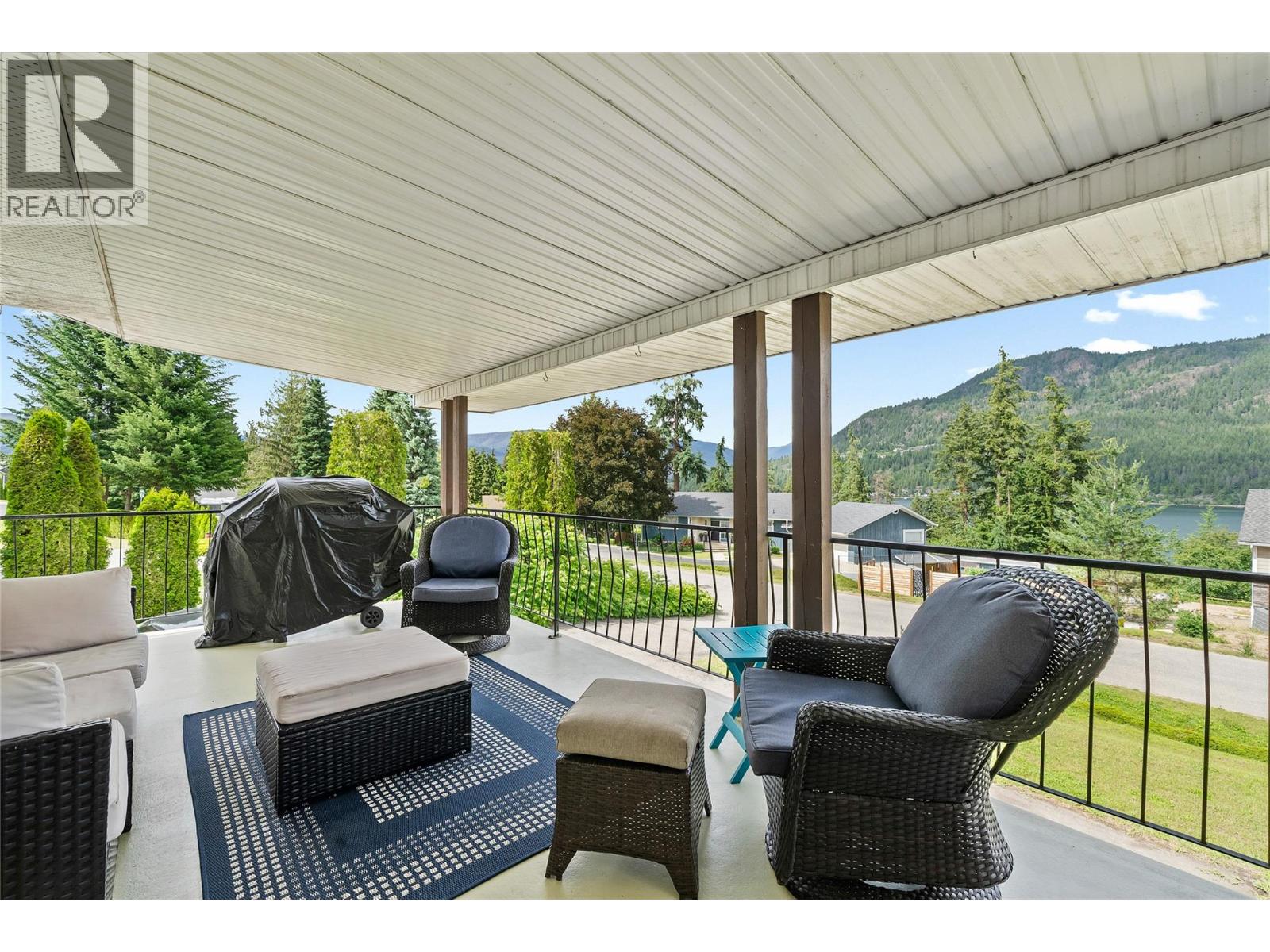 2440 Sunrise Boulevard, Sorrento, British Columbia  V0E 2W2 - Photo 10 - 10390501