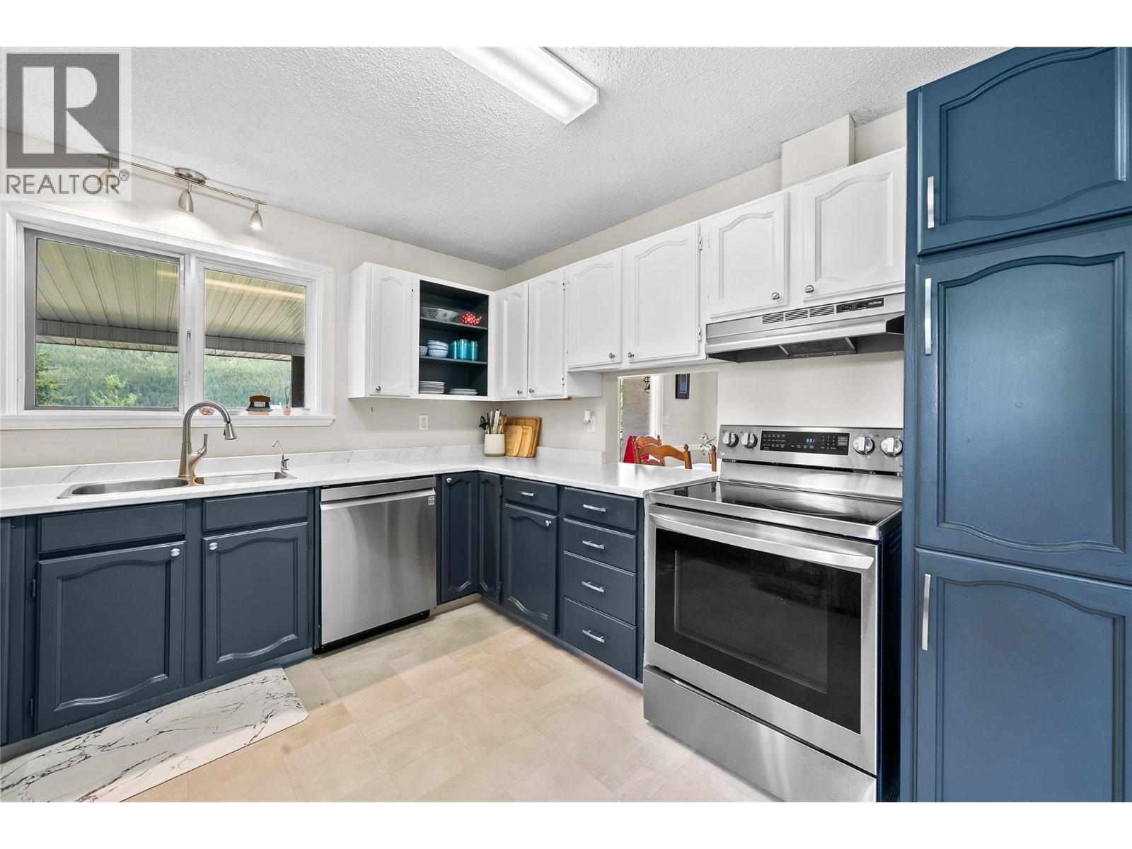 2440 Sunrise Boulevard, Sorrento, British Columbia  V0E 2W2 - Photo 16 - 10390501
