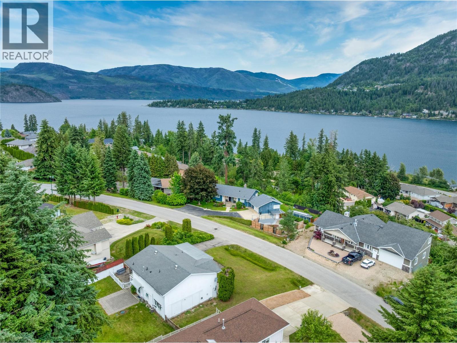 2440 Sunrise Boulevard, Sorrento, British Columbia  V0E 2W2 - Photo 2 - 10390501