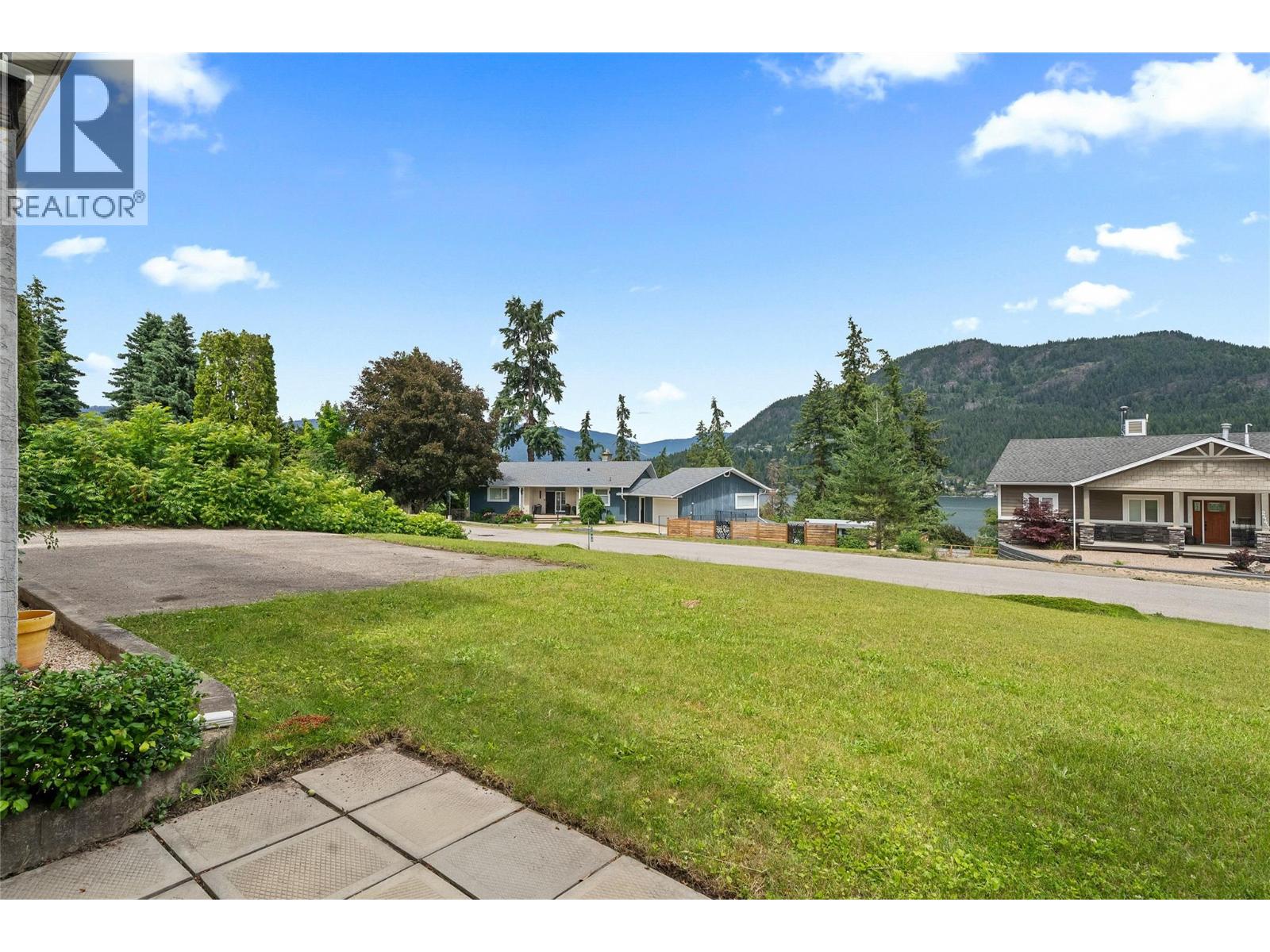 2440 Sunrise Boulevard, Sorrento, British Columbia  V0E 2W2 - Photo 32 - 10390501
