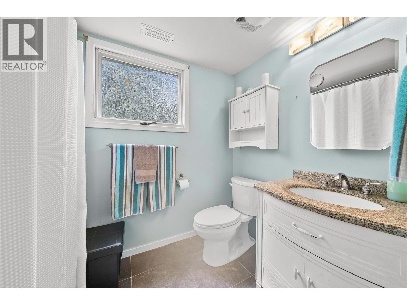 2440 Sunrise Boulevard, Sorrento, British Columbia  V0E 2W2 - Photo 35 - 10390501