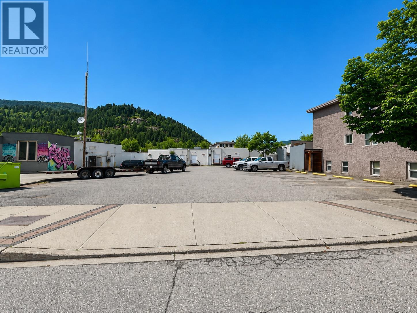 1127 4th Street, Castlegar, British Columbia  V1N 2A8 - Photo 64 - 10390936