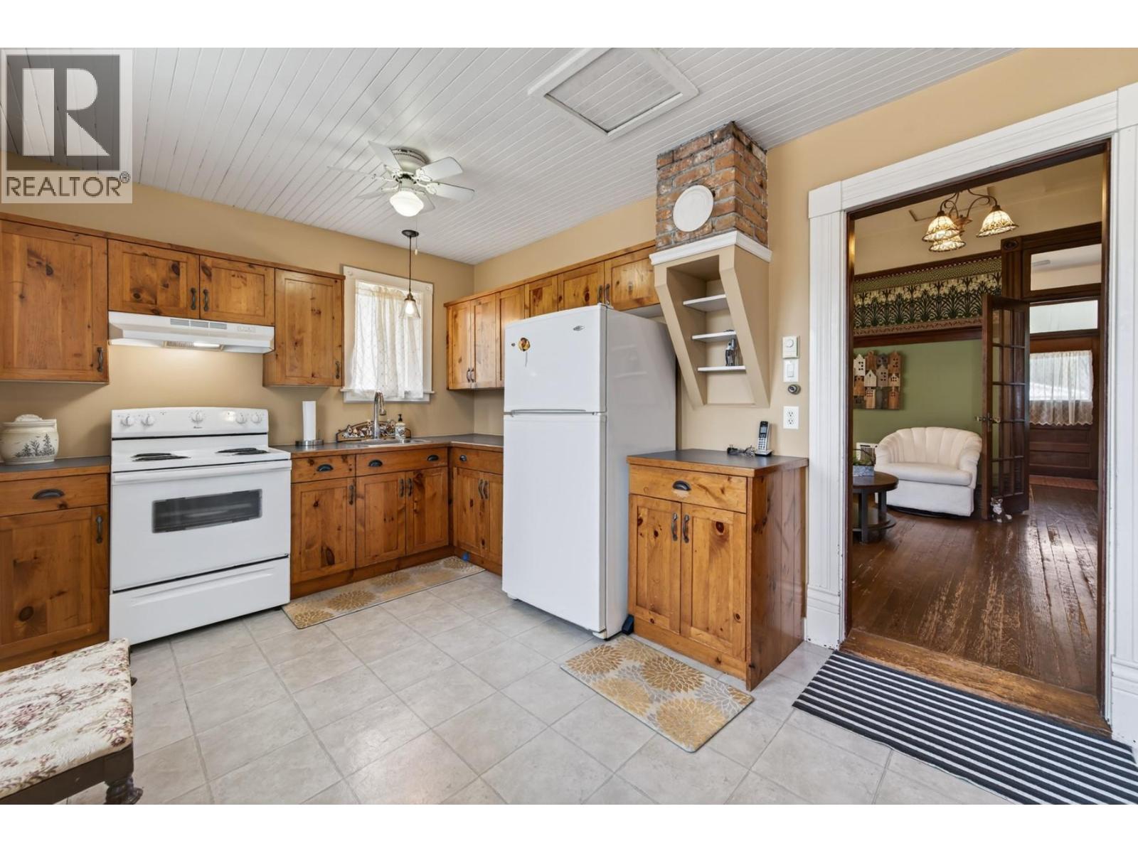 1888 Granite Avenue, Merritt, British Columbia  V1K 1B8 - Photo 7 - 10391248