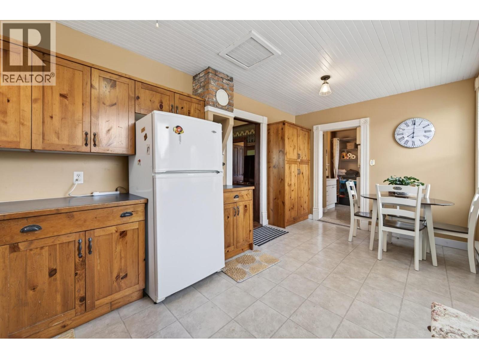 1888 Granite Avenue, Merritt, British Columbia  V1K 1B8 - Photo 8 - 10391248