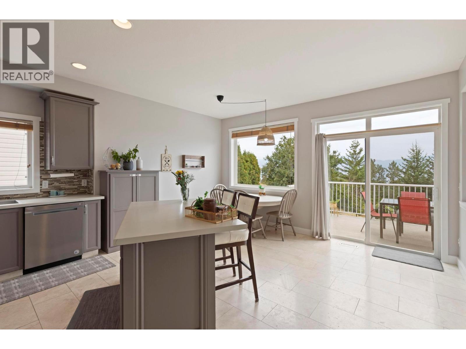 2805 Doucette Drive, West Kelowna, British Columbia  V4T 2S6 - Photo 7 - 10391112