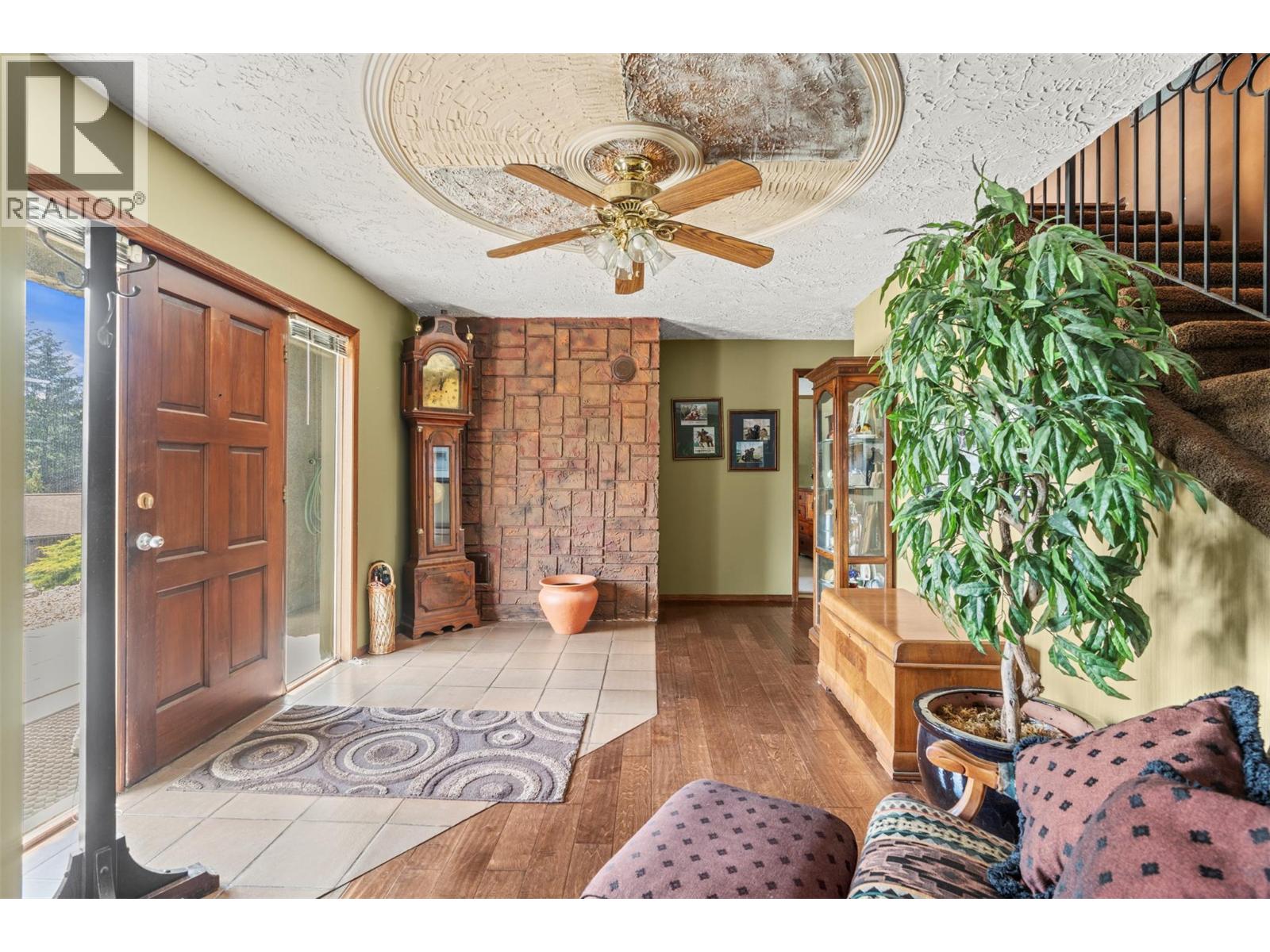 9015 Russet Drive, Coldstream, British Columbia  V1B 2B7 - Photo 4 - 10390919